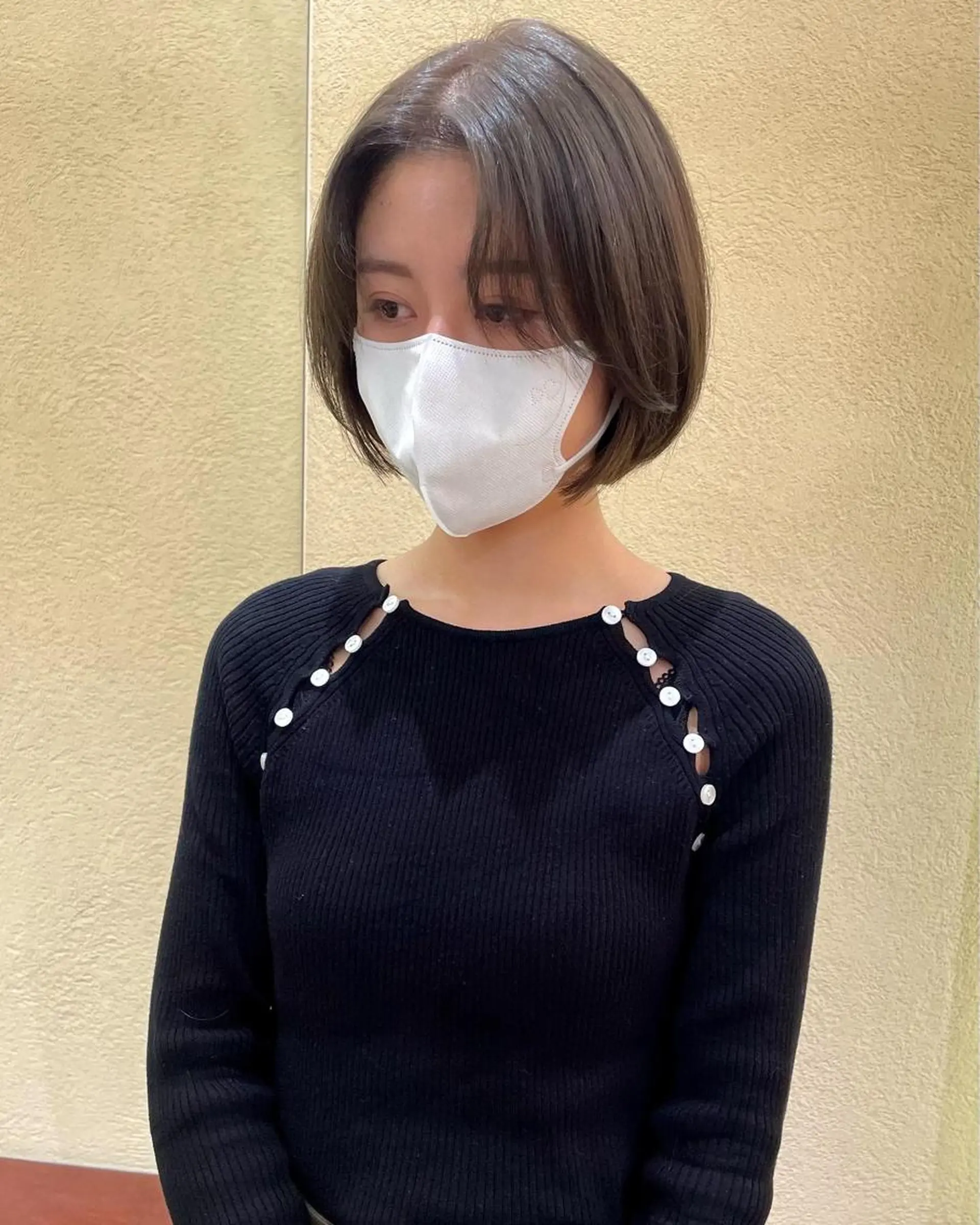 ショート カラー シルバー ボブ 塩谷 雪花のヘアスタイル