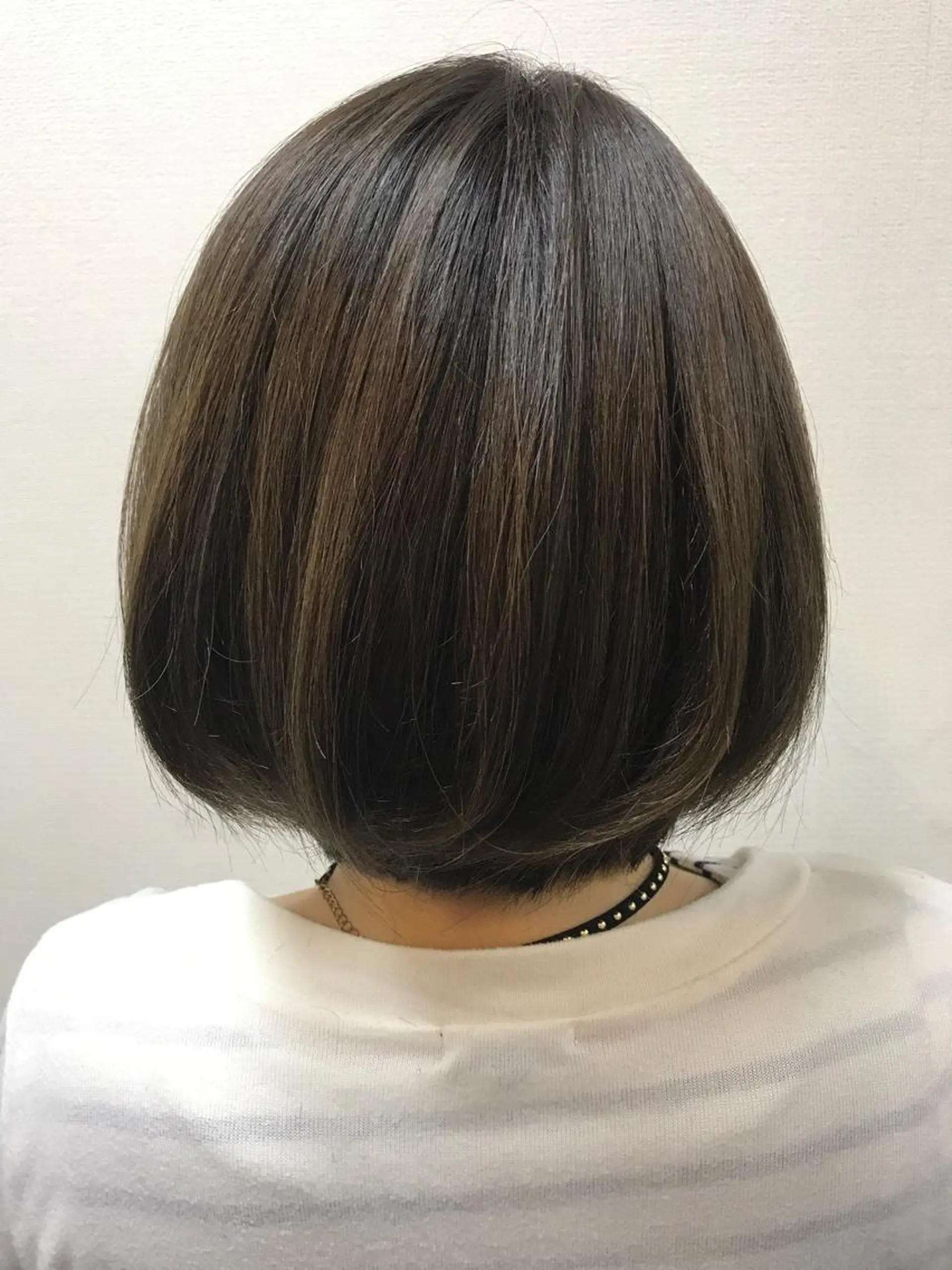 ショート カラー アッシュ ハイトーンカラー HAIR SALON C.C所属・吉森 満俊のヘアスタイル