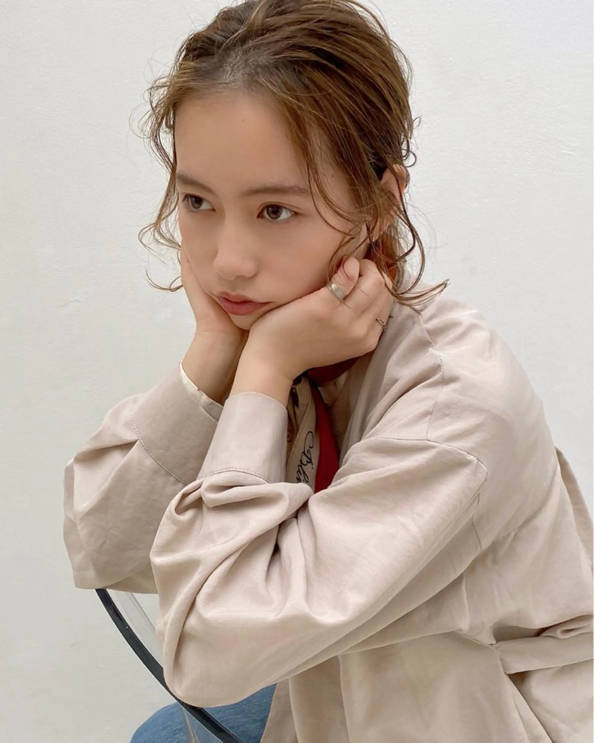 プレイングカラー🤍 細めハイライトのヘアスタイル