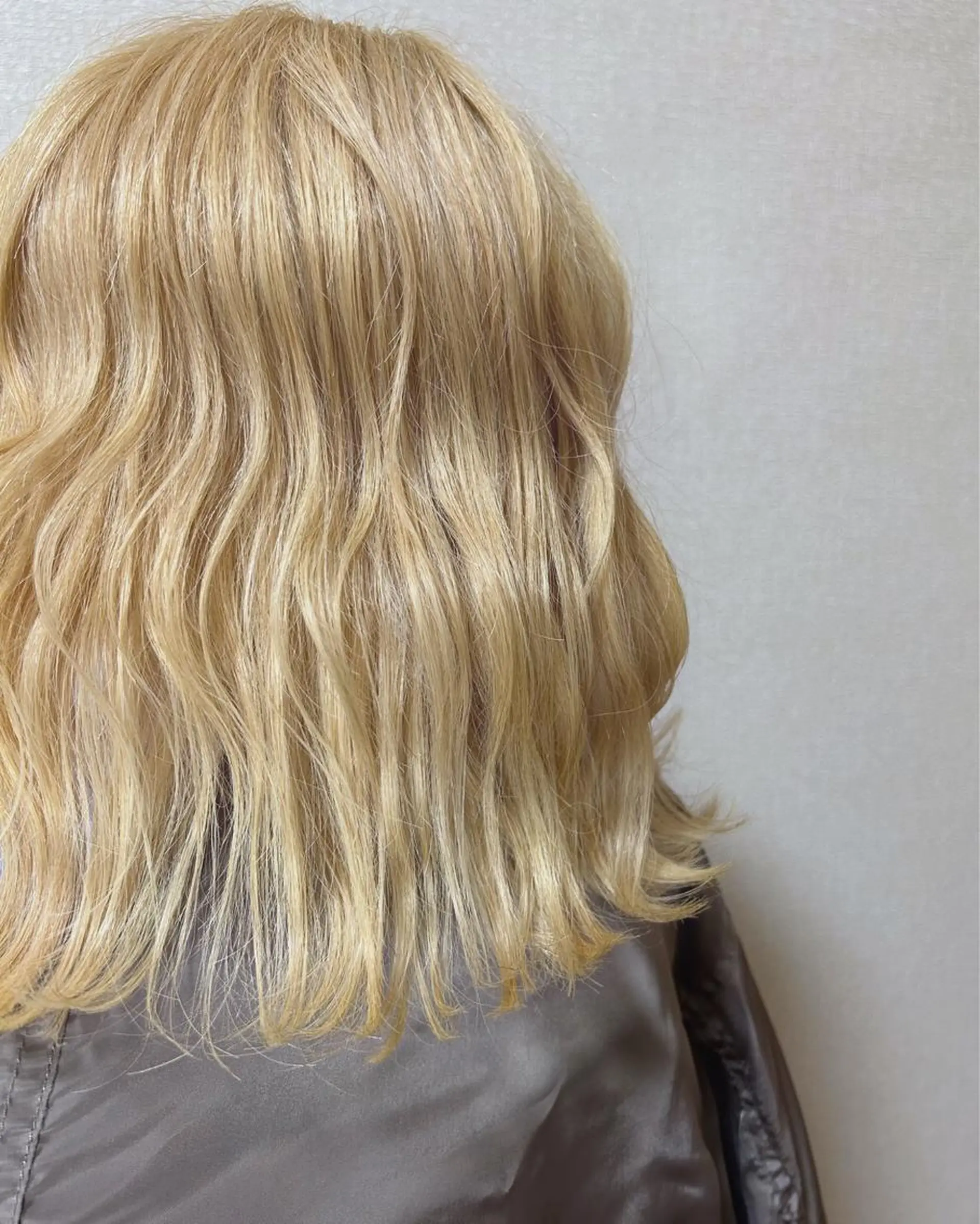 ミディアム カラー ヘアアレンジ 荒木 真衣のヘアスタイル