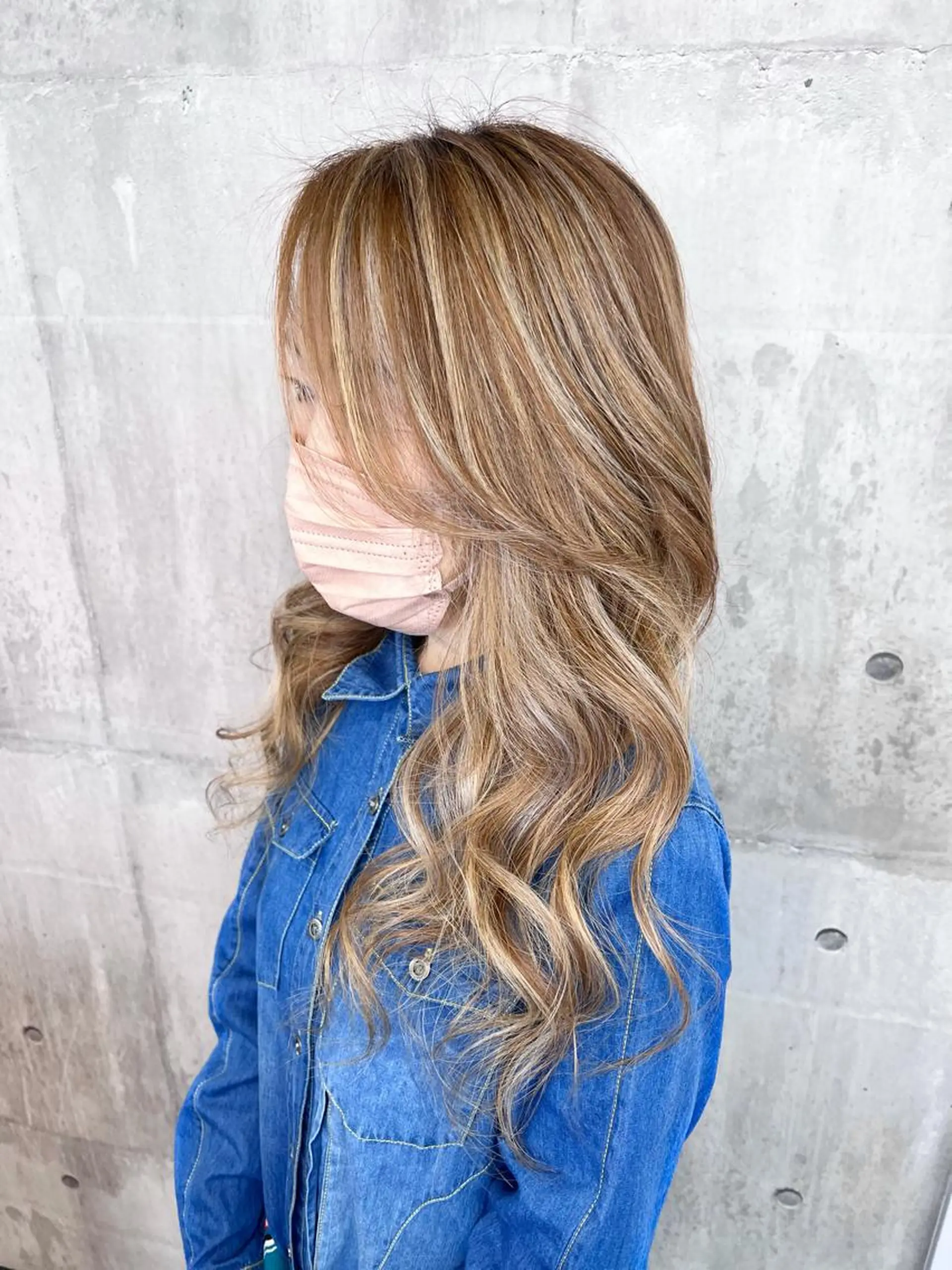 カラー ブリーチ ハイライトカラー _WHITE浜松店 もえかのヘアスタイル