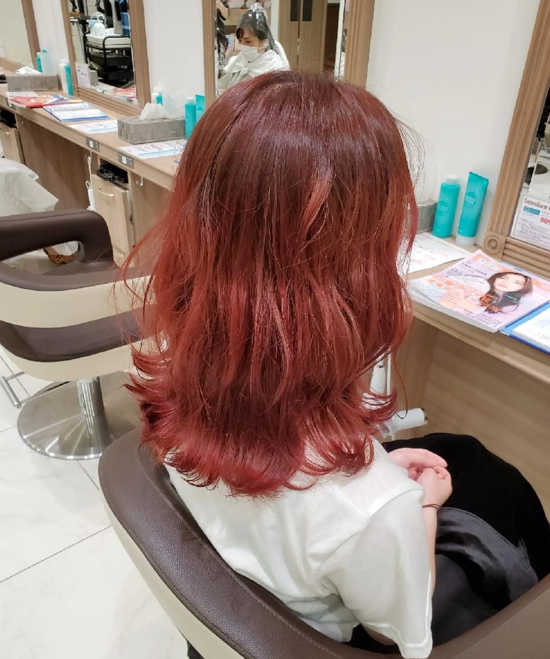 セミロング カラー ブリーチ イルミナカラー 中村 和貴のヘアスタイル