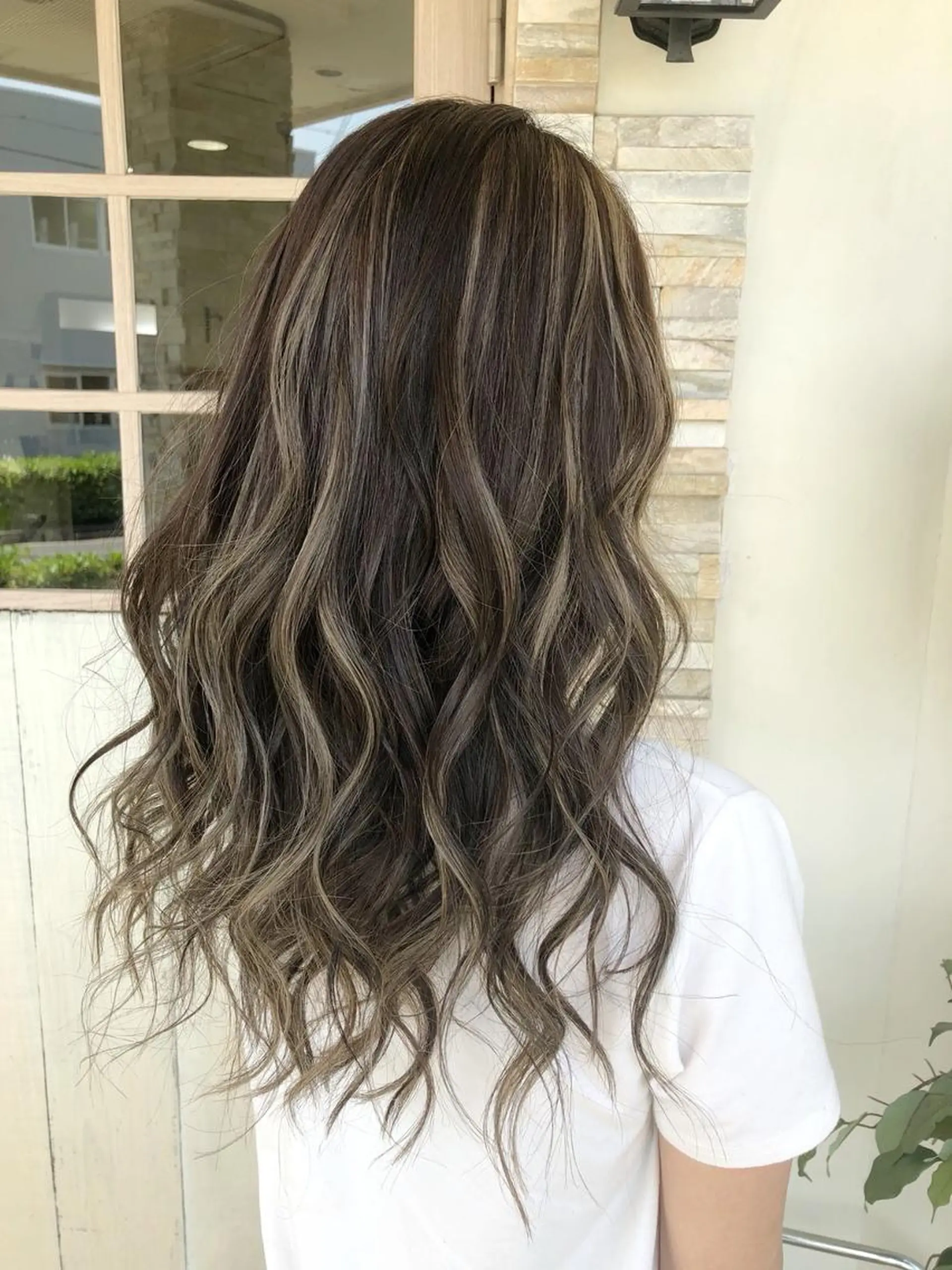 ロング カラー ヘアアレンジ kr2s アメ村のヘアスタイル