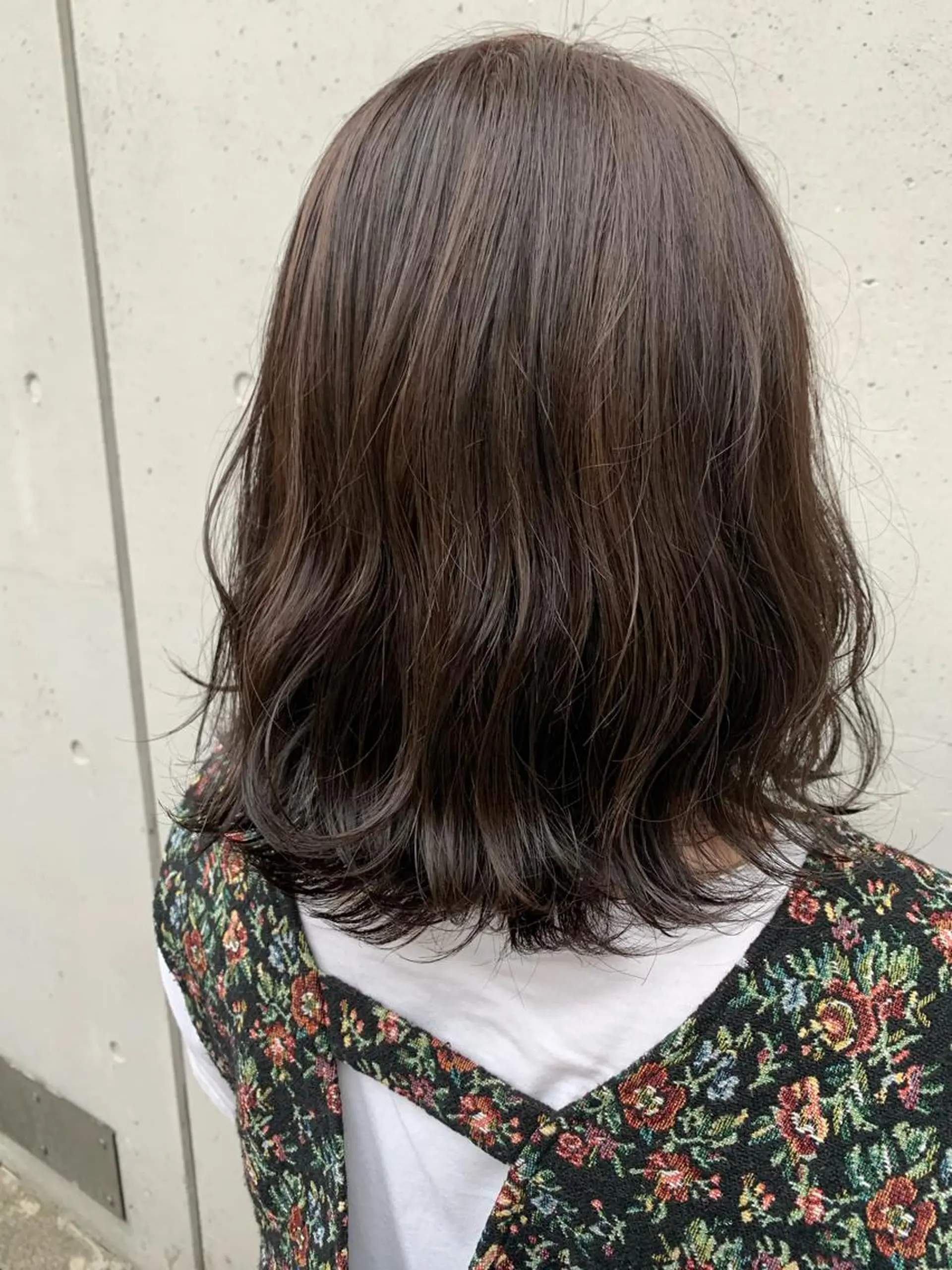 ミディアム カラー putri 川邉 優花のヘアスタイル