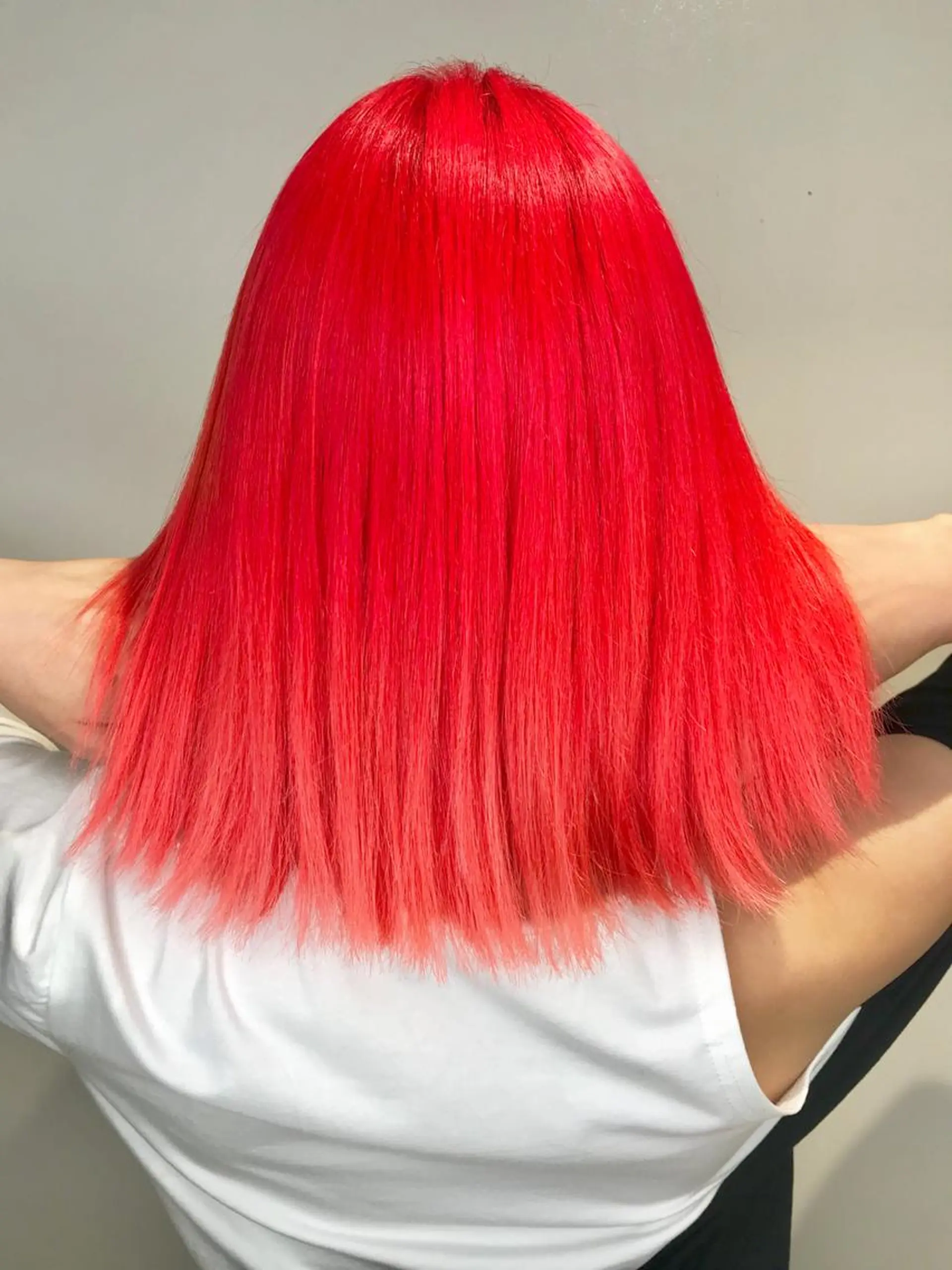 ミディアム カラー 森本 笑のヘアスタイル