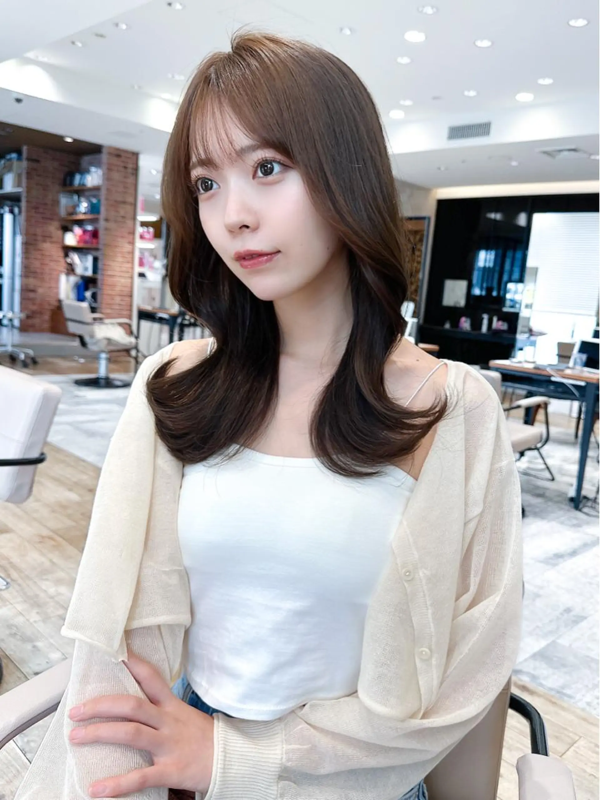 セミロング カラー ベージュカラー ブラウンカラー ブラウンベージュ くびれヘア 顔周りカット カット ヘアカラー トリートメント 顔周り/くびれヘア 韓国ヘア💕風間るなのヘアスタイル