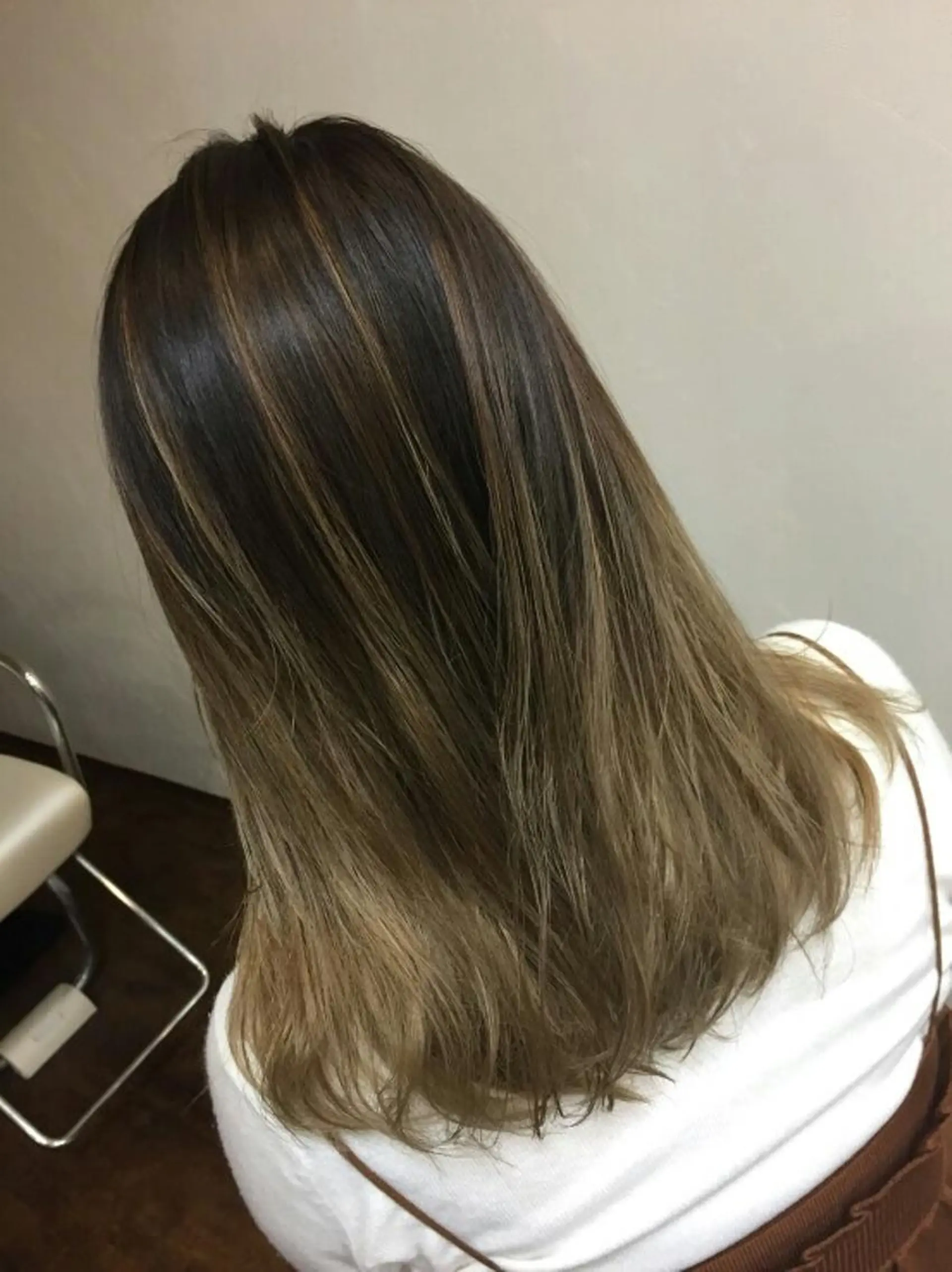 セミロング カラー バレイヤージュ ブリーチ イルミナカラー レイヤーカット ヘアカラー トリートメント ヘアーズ　ゼロ所属・❤️ヘアーズ ゼロ❤️のヘアスタイル