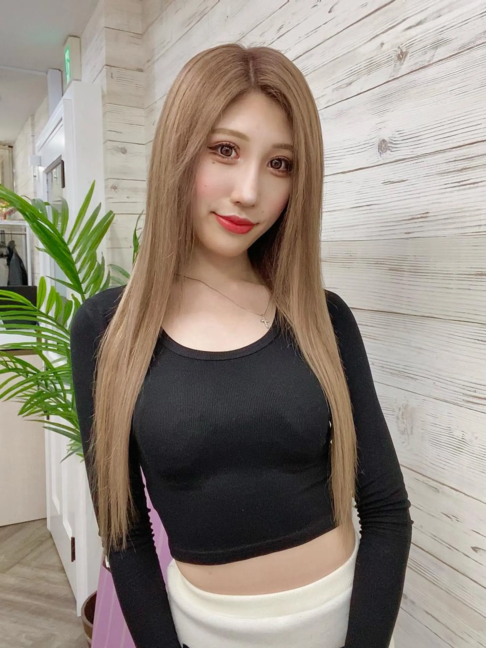 セミロング カラー ヘアアレンジ アイブロウ ショートボブ 編み込みエクステ シールエクステ セミロングパーマ バレイヤージュ LAVENDIA 初音のエステ・リラクイメージ