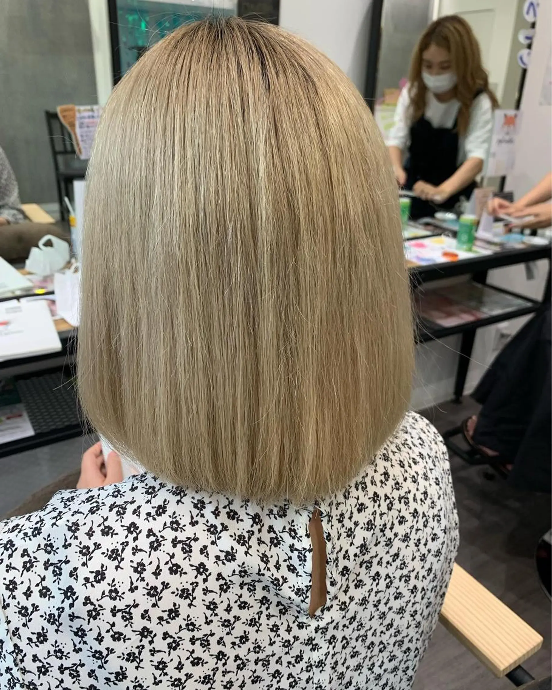 ミディアム 【酸性ストレート】 宮下和明のヘアスタイル