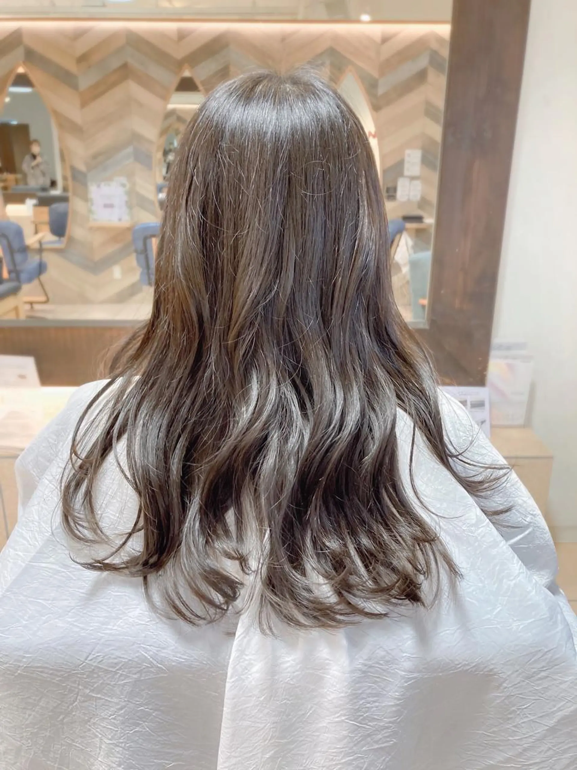ロング カラー カット ヘアカラー トリートメント 奥谷 美代子のヘアスタイル