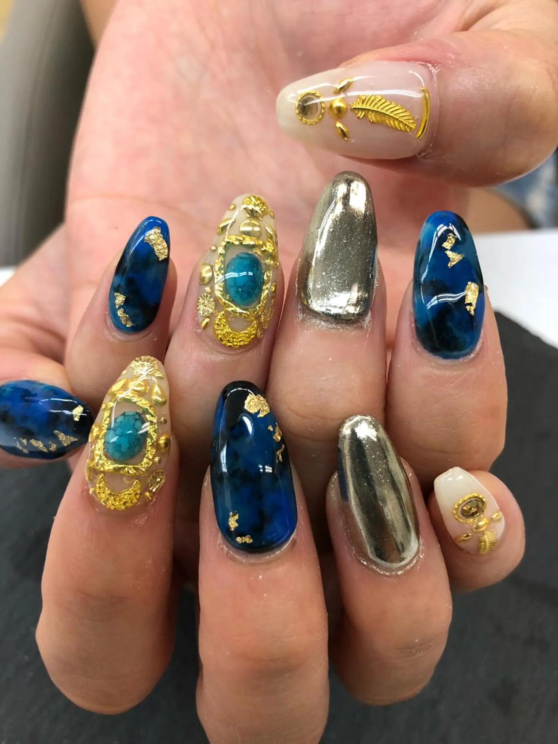 ネイル アートネイル ストーンネイル esNail&eye イーズネイル＆アイのネイルデザイン