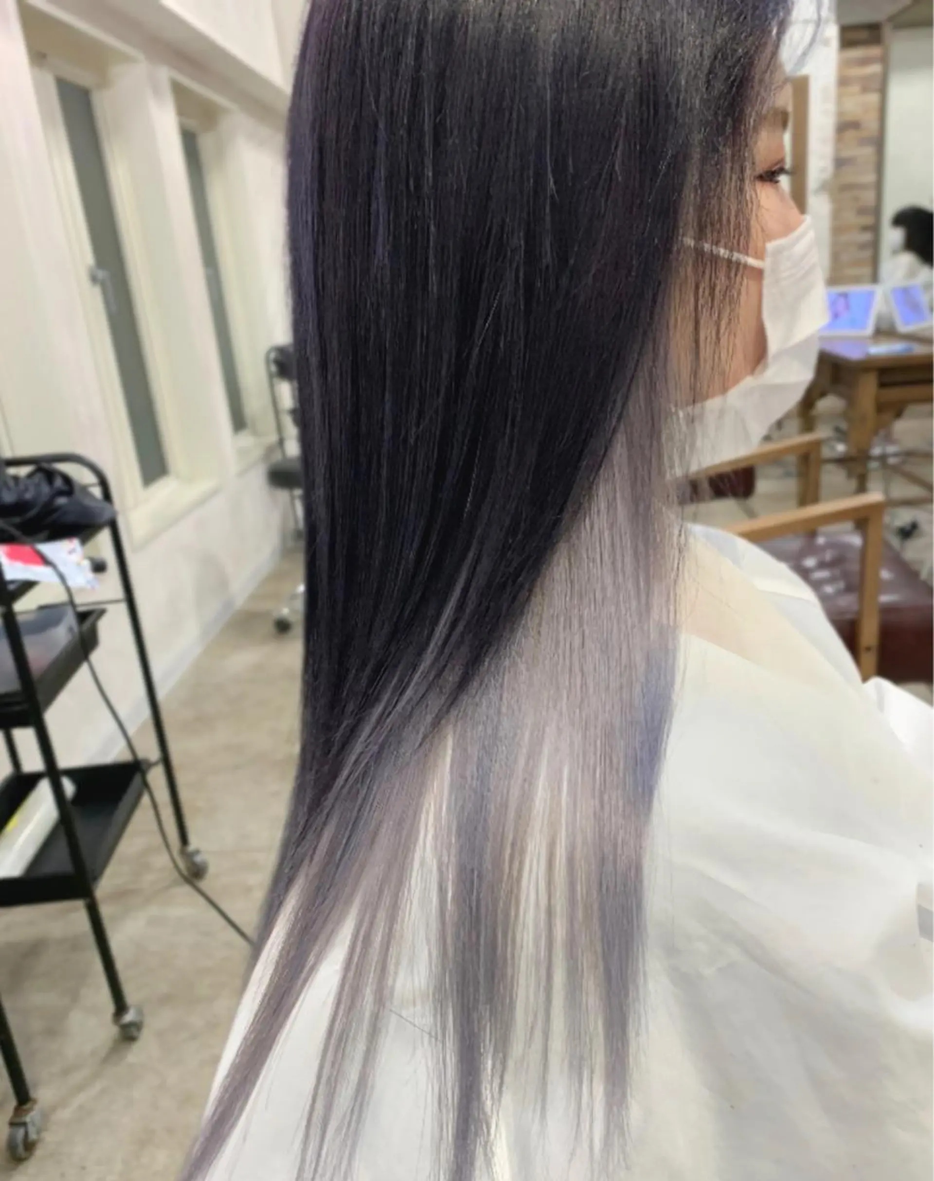 セミロング カラー 黒髪 インナーカラー ラベンダーカラー 透明感カラー特化型 NAOKIのヘアスタイル