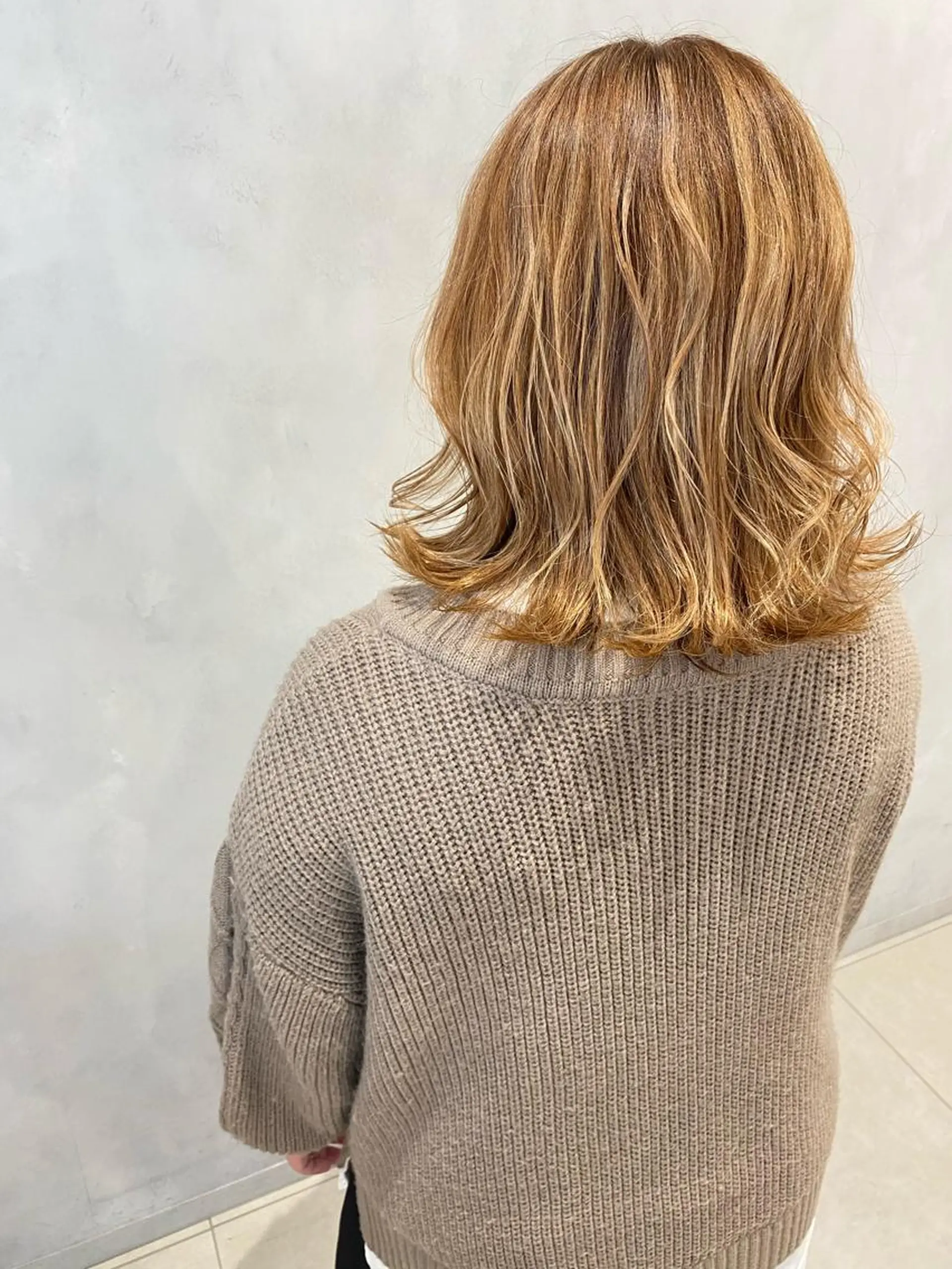 ミディアム 吹田 駿 髪質改善縮毛矯正のヘアスタイル