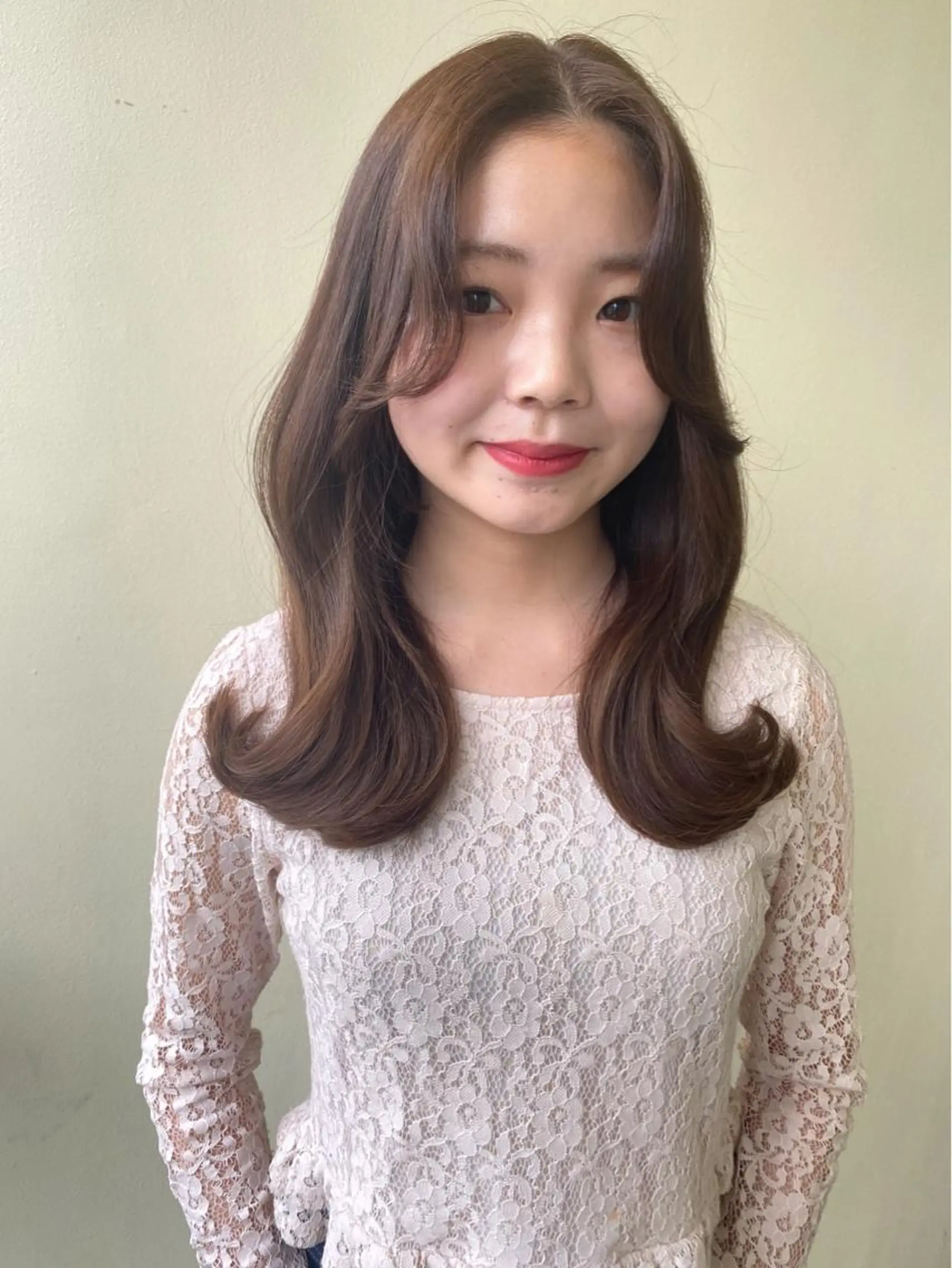 セミロング くびれヘア 韓国風ヘア カット ヘアカラー 韓国ヘア🇰🇷 SAYAのヘアスタイル