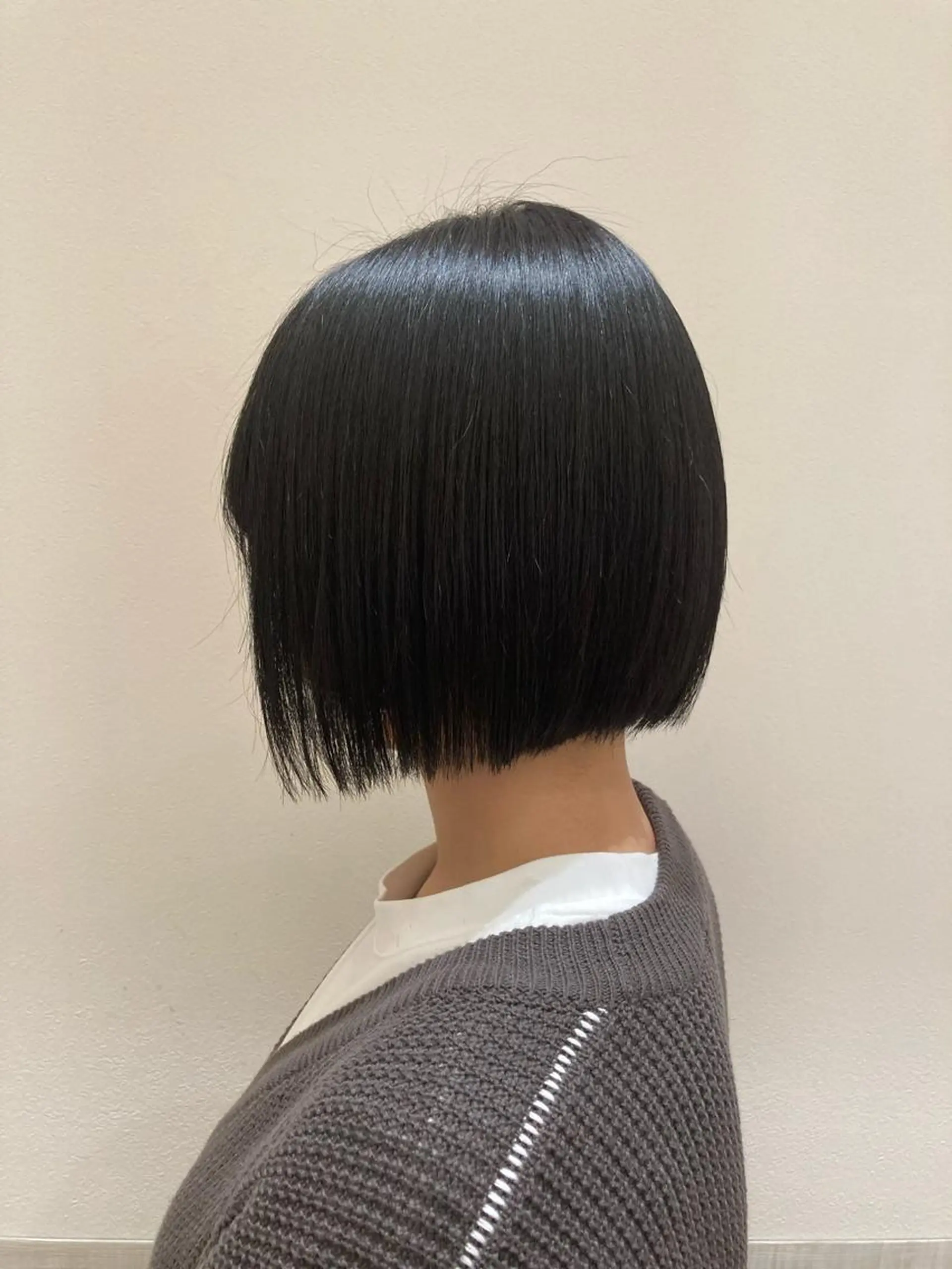 ミディアム ボブ 佐藤 睦月のヘアスタイル