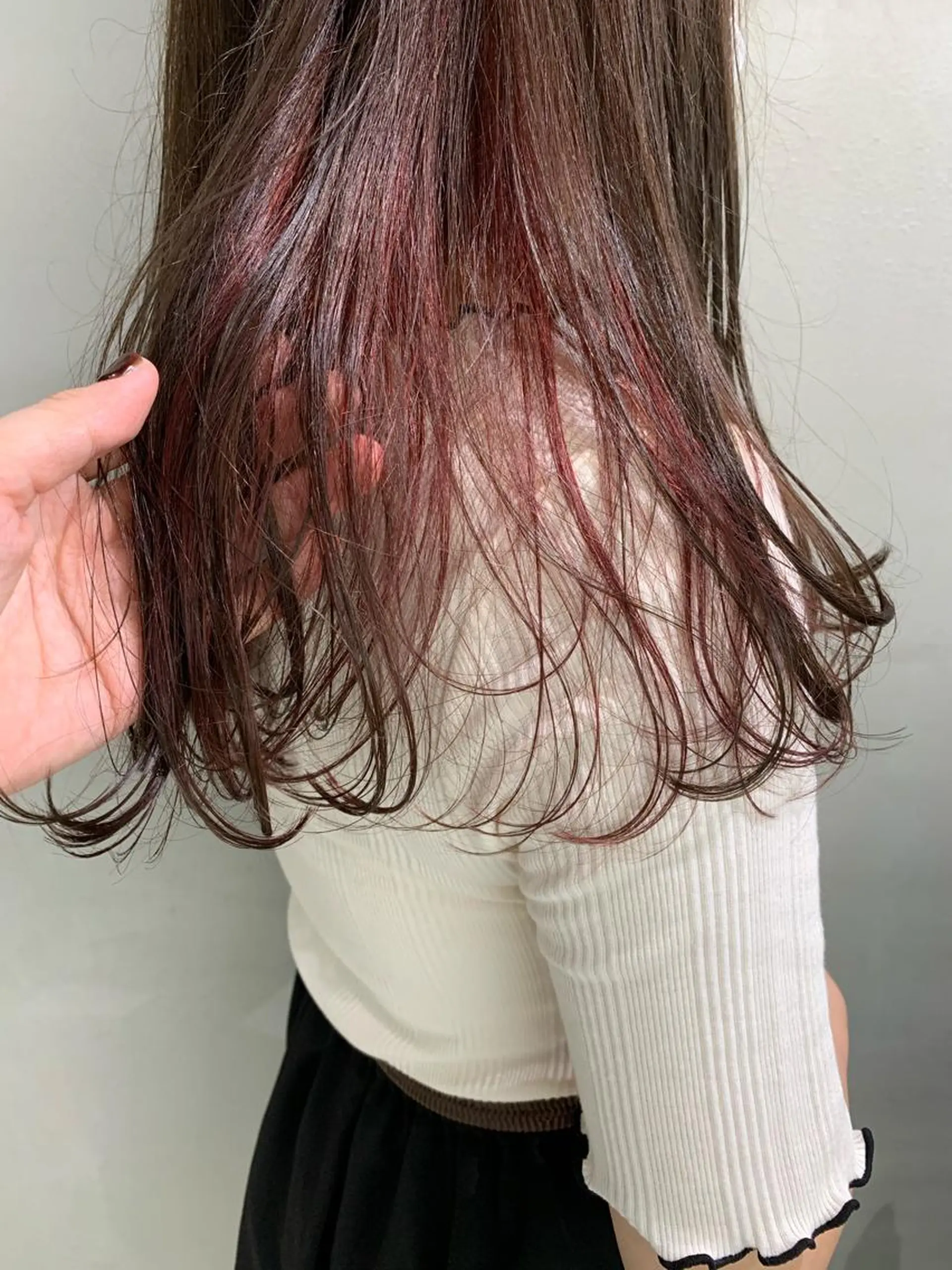 セミロング カラー インナーカラー レッドカラー 👑満足度1000% 重村　春奈👑のヘアスタイル