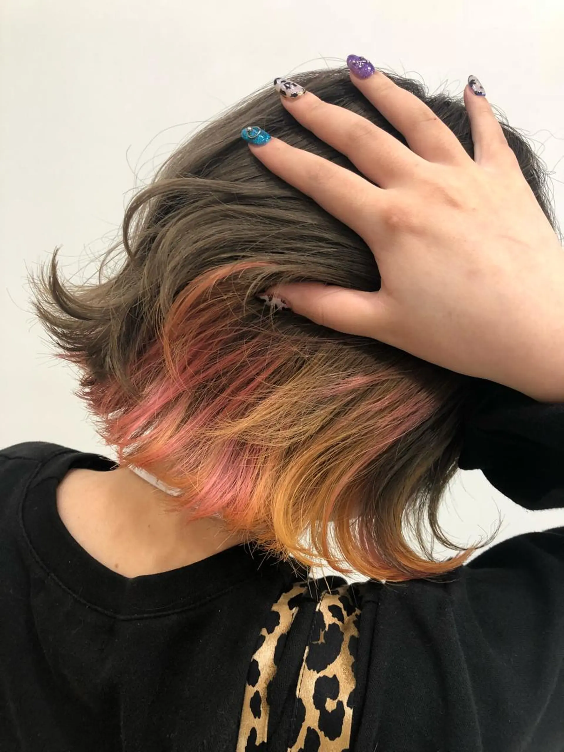 ショート カラー インナーカラー オレンジ ピンクカラー ヘアカラー 佐々木 好乃のヘアスタイル