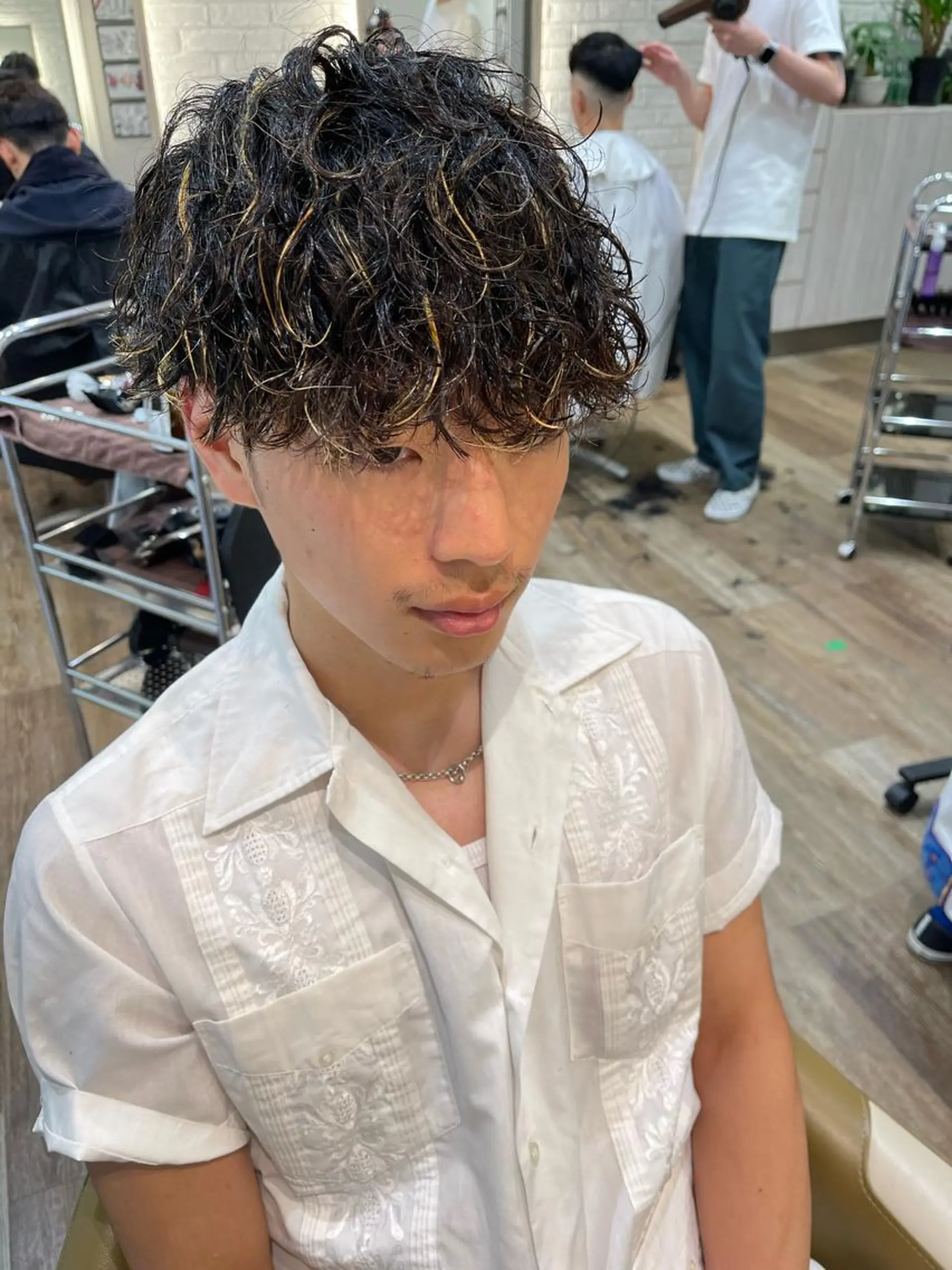 ミディアム カラー パーマ メンズ メンズパーマフェード シモジタカヒロのヘアスタイル