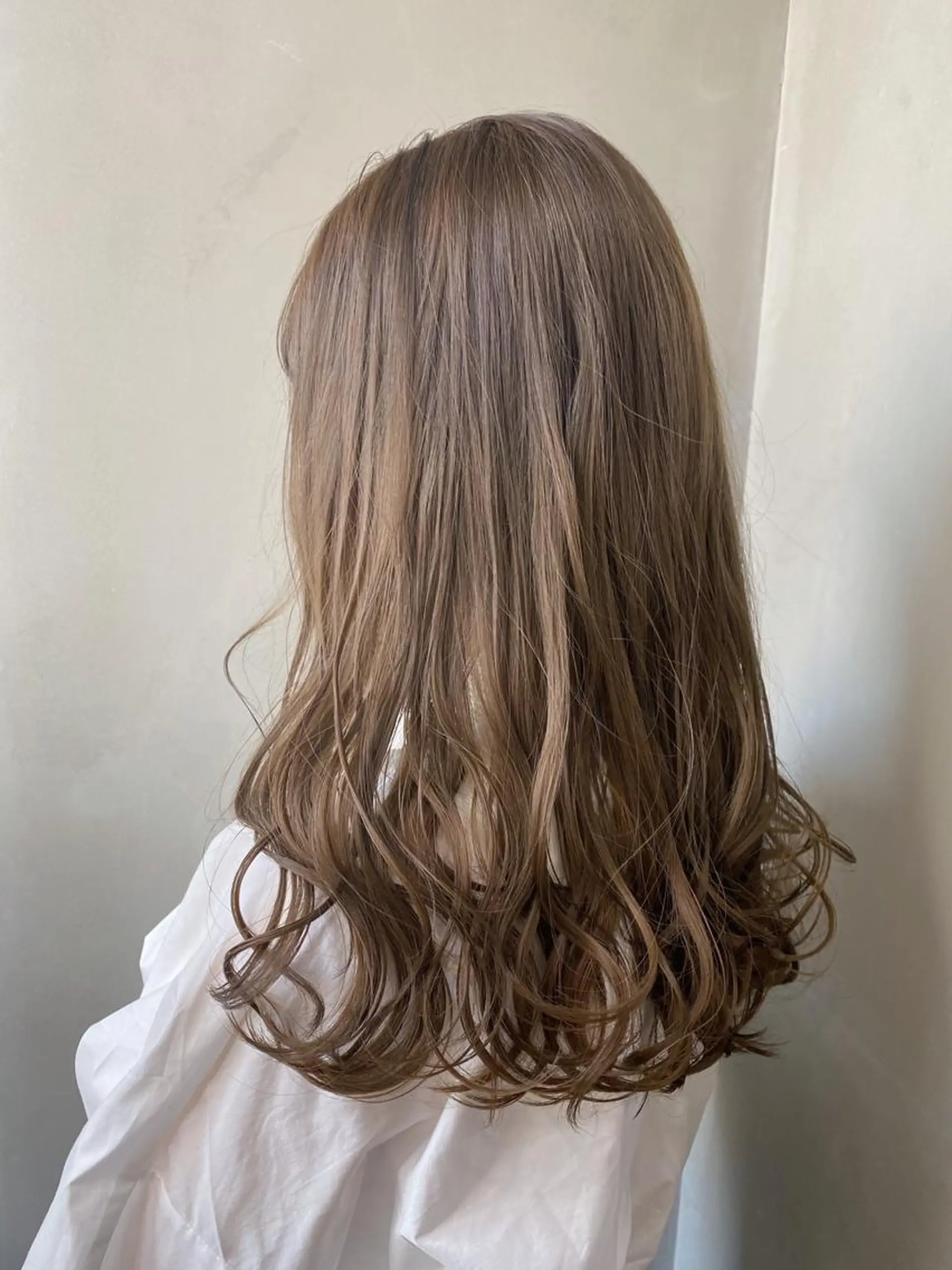 ロング カラー 畑中 愛梨のヘアスタイル