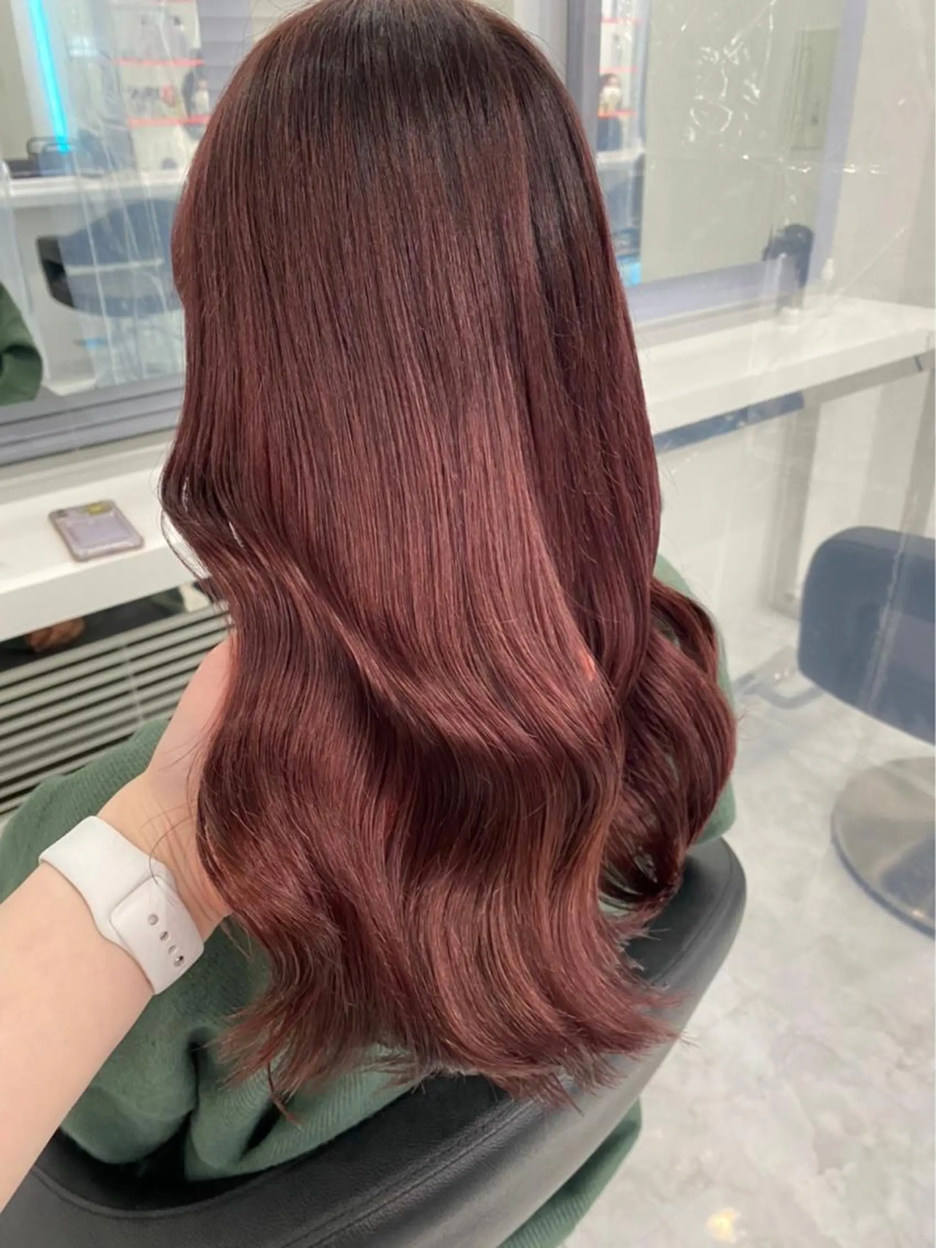 セミロング カラー 韓国レイヤー ハッシュカットのヘアスタイル
