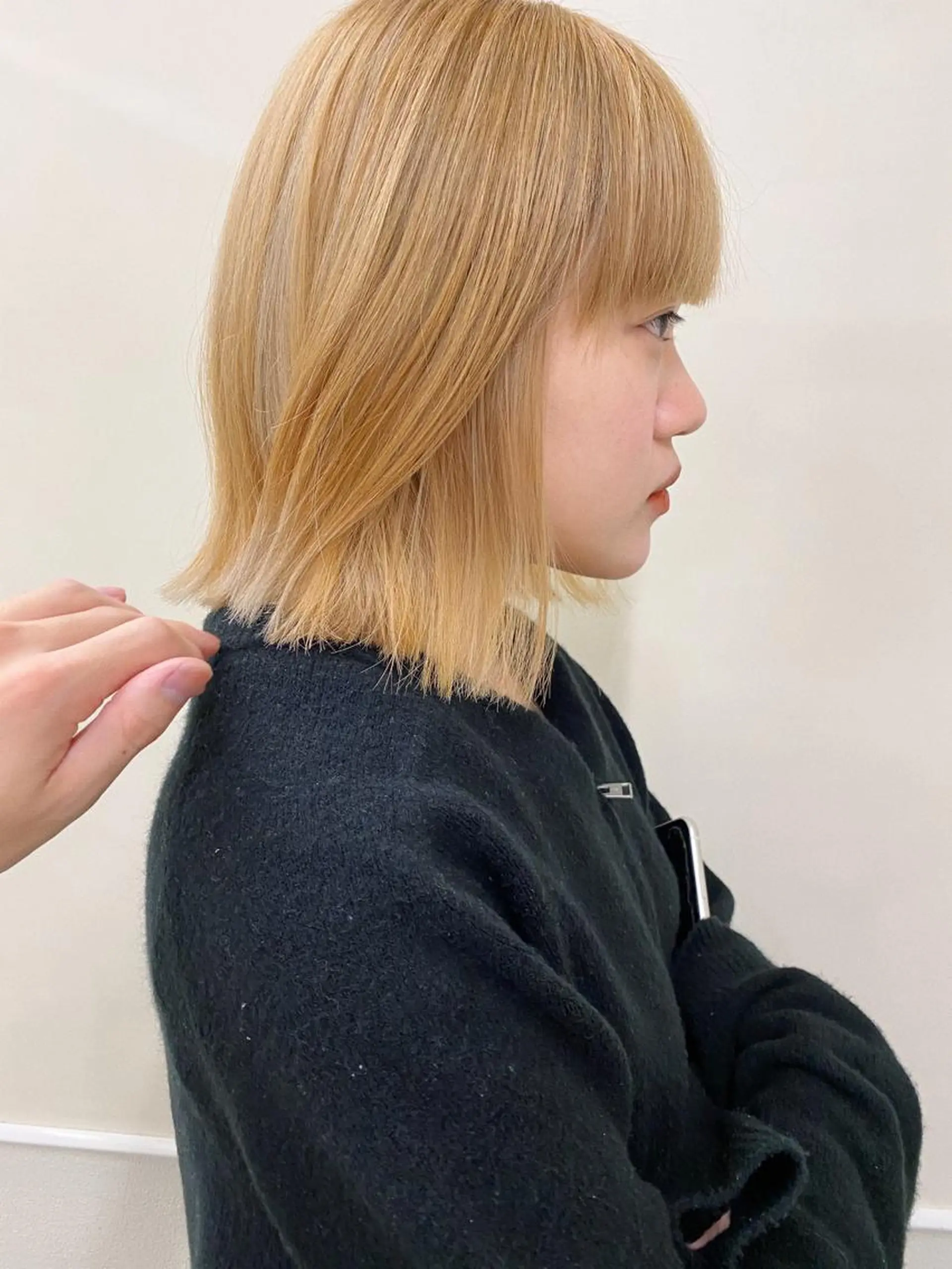 ショート カラー ヘアアレンジ ブロンド レイヤー/ウルフエク テブリーチ磯部ユズキのヘアスタイル