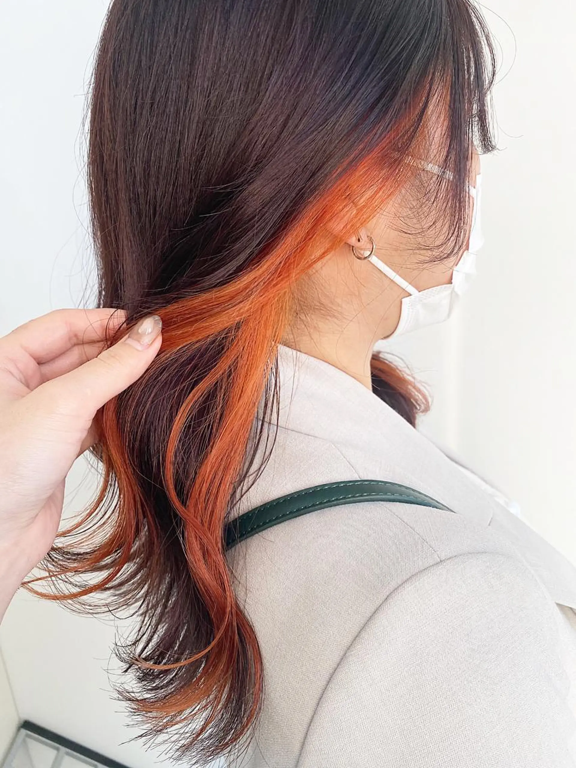 セミロング カラー ヘアアレンジ ブリーチ オレンジ ヘアカラー トリートメント ヘアセット レイヤー/ハイトーン 🧸SENAのヘアスタイル