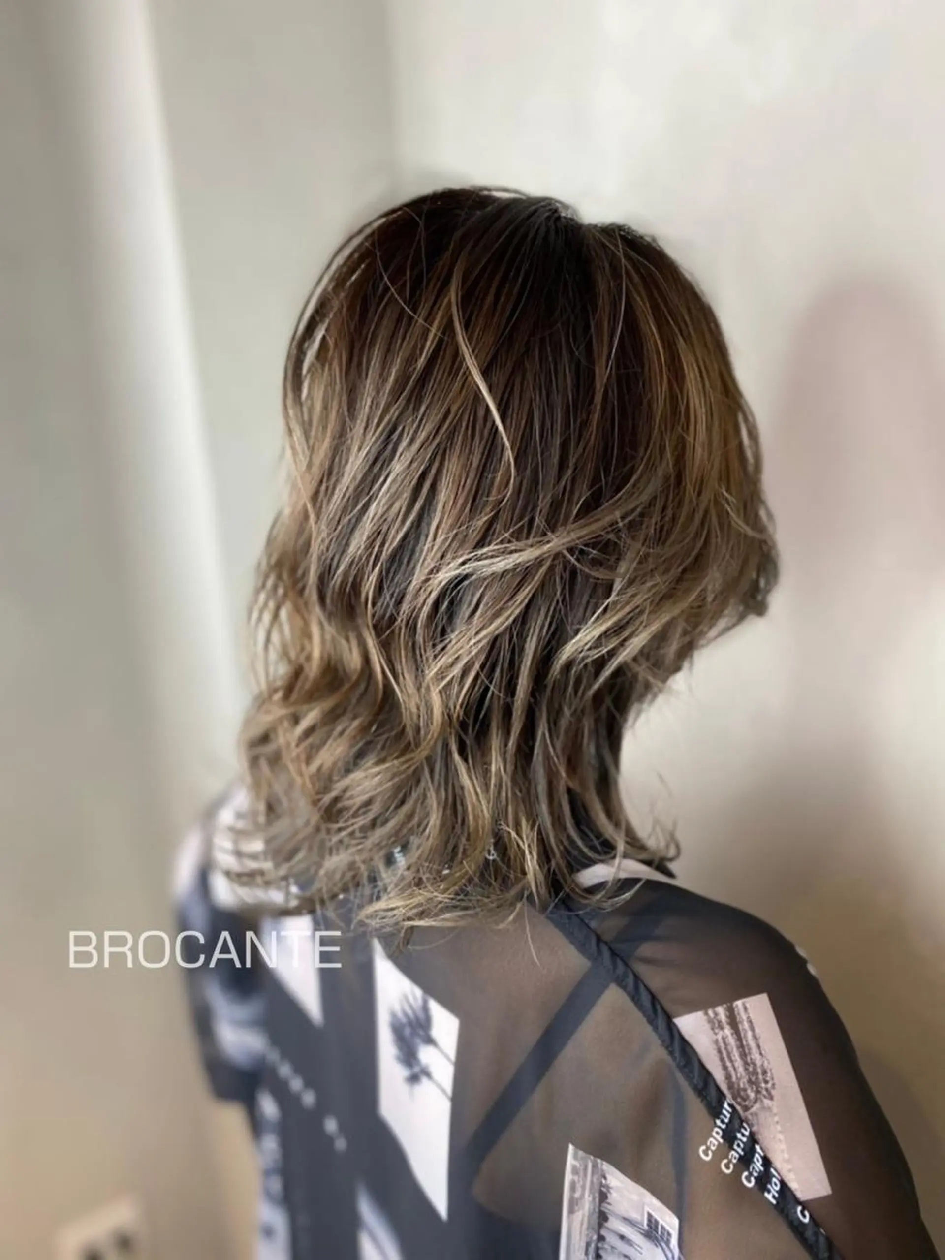 セミロング カラー バレイヤージュ 透明感カラー グラデーションカラー ハイライトカラー 外国人風カラー カット ヘアカラー BROCANTE✂︎ karasawa.nのヘアスタイル