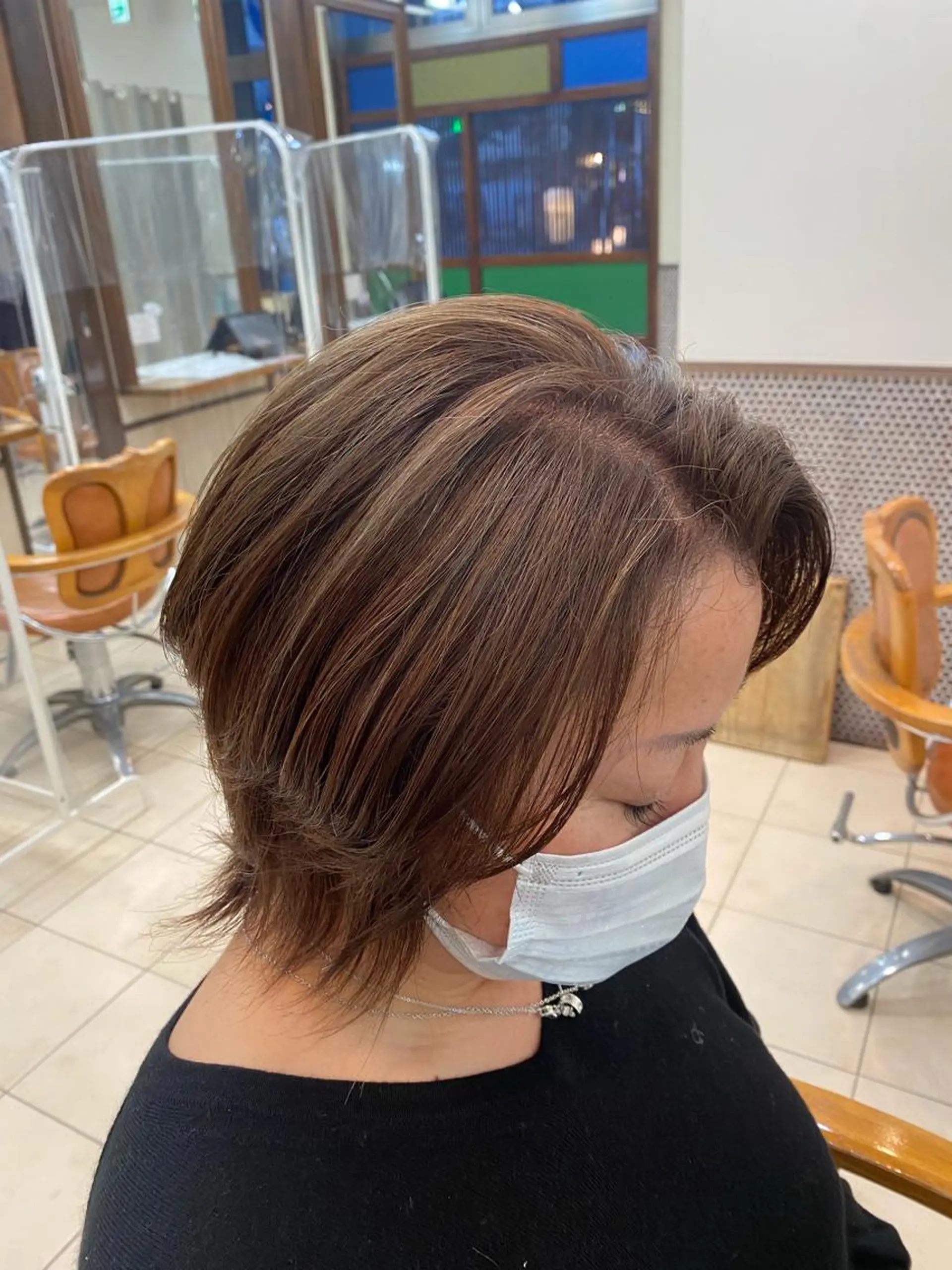 ミディアム カラー ヘアアレンジ ハイライトカラー ハイライト 白髪ぼかし脱白髪染め 大塚綾のヘアスタイル