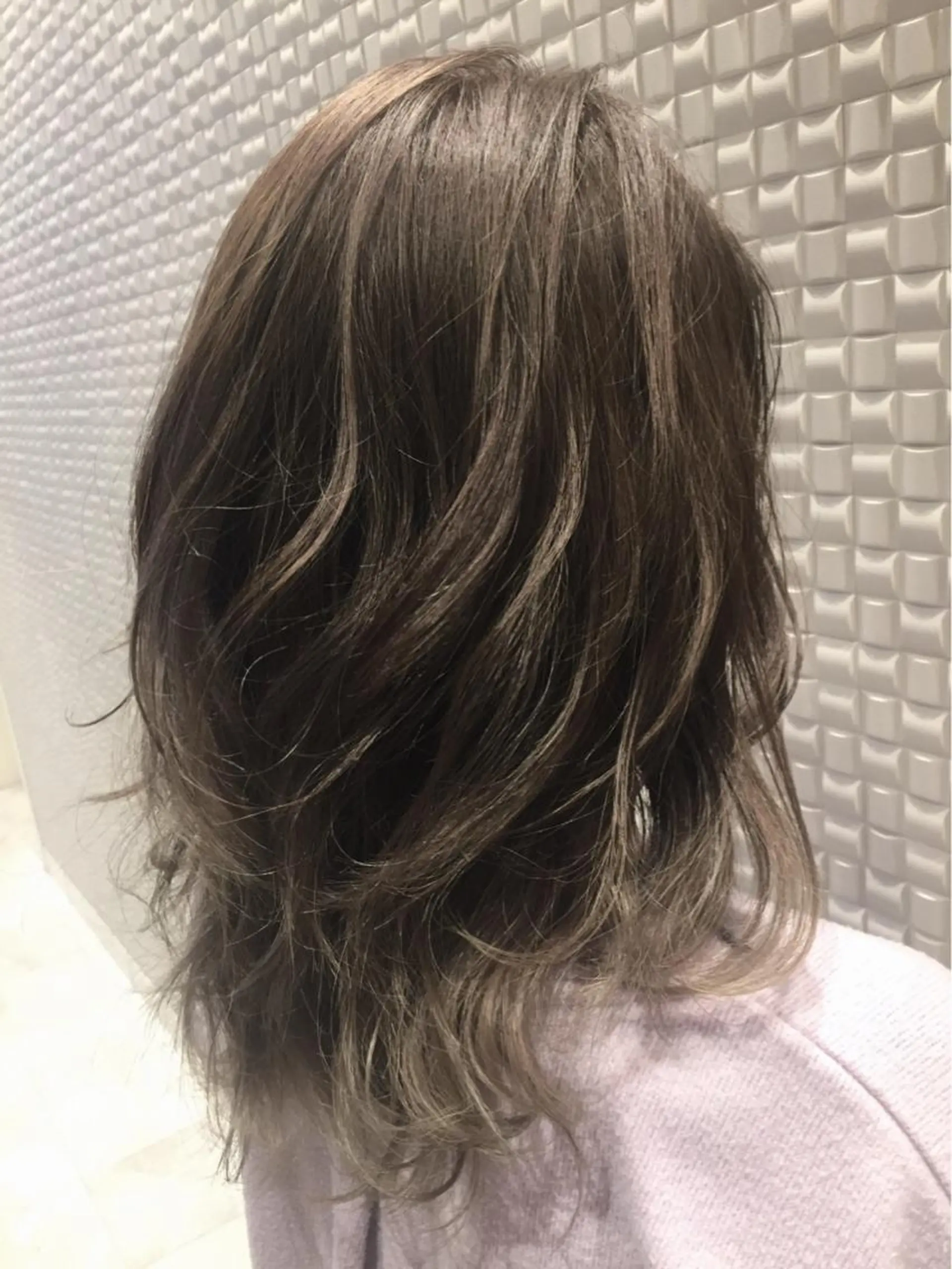 セミロング カラー ヘアアレンジ ブリーチ 透明感カラー グレージュ ハイライトカラー ハイライト ✨ハイクオリティ✨ 山本香也のヘアスタイル