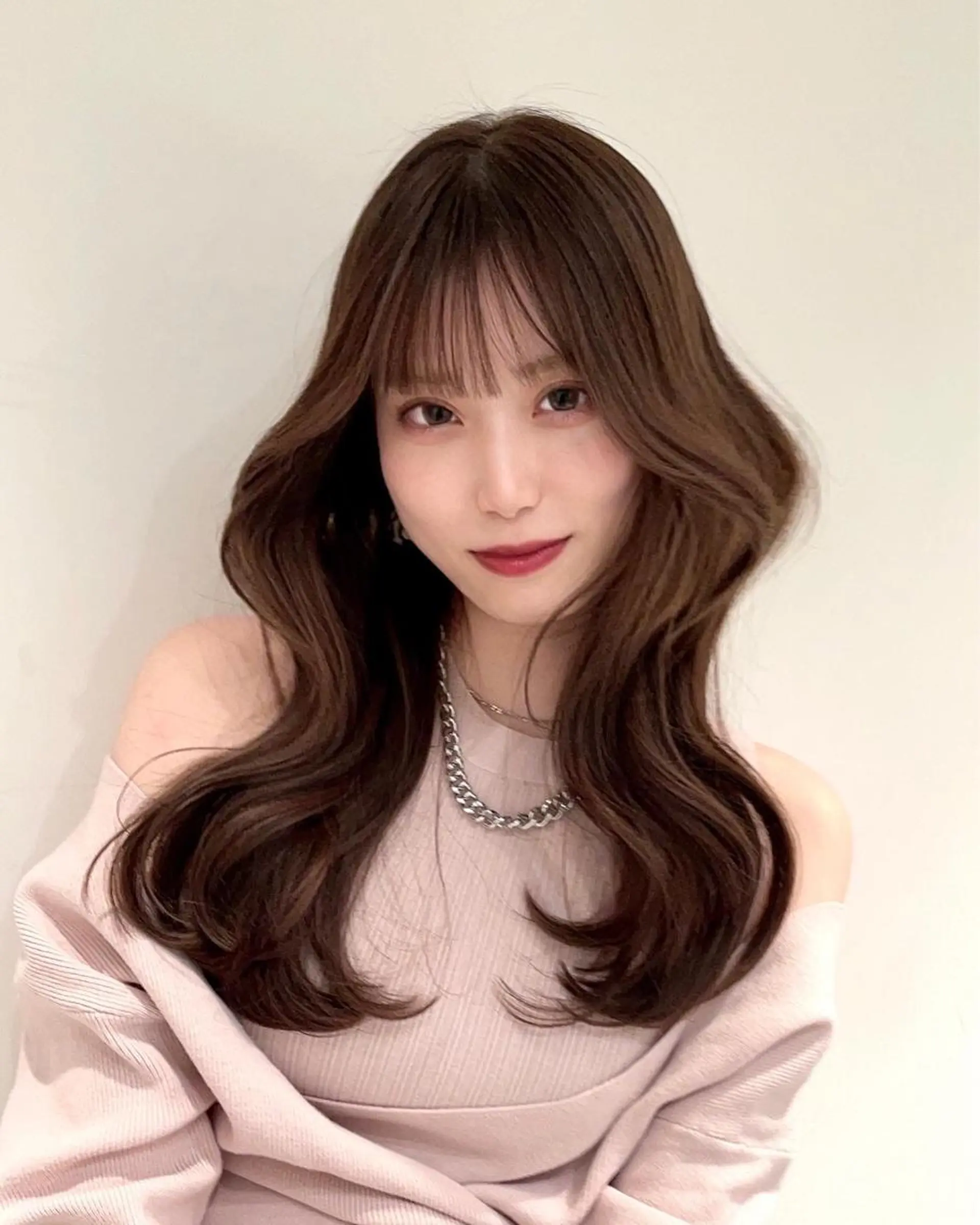 ロング くびれヘア かきあげバング 似合わせカット 小顔カット ワンホンヘア カット ヘアカラー トリートメント ボブパーマ ウルフパーマのヘアスタイル