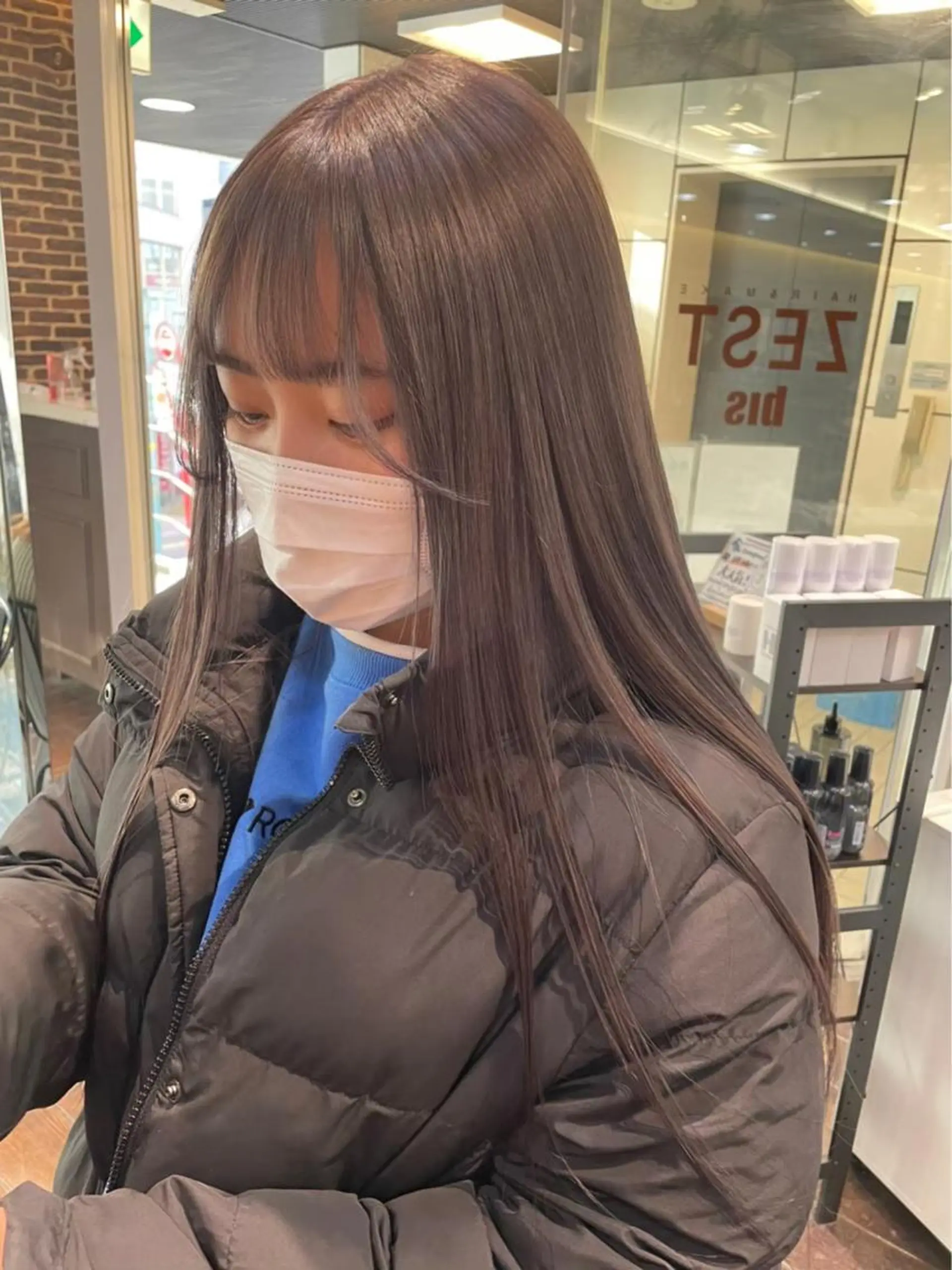 ロング カラー ベージュカラー 黒髪 ブリーチ ブルーカラー ブルーブラック ニュアンスネイル パーマ/コトミ🐸のヘアスタイル