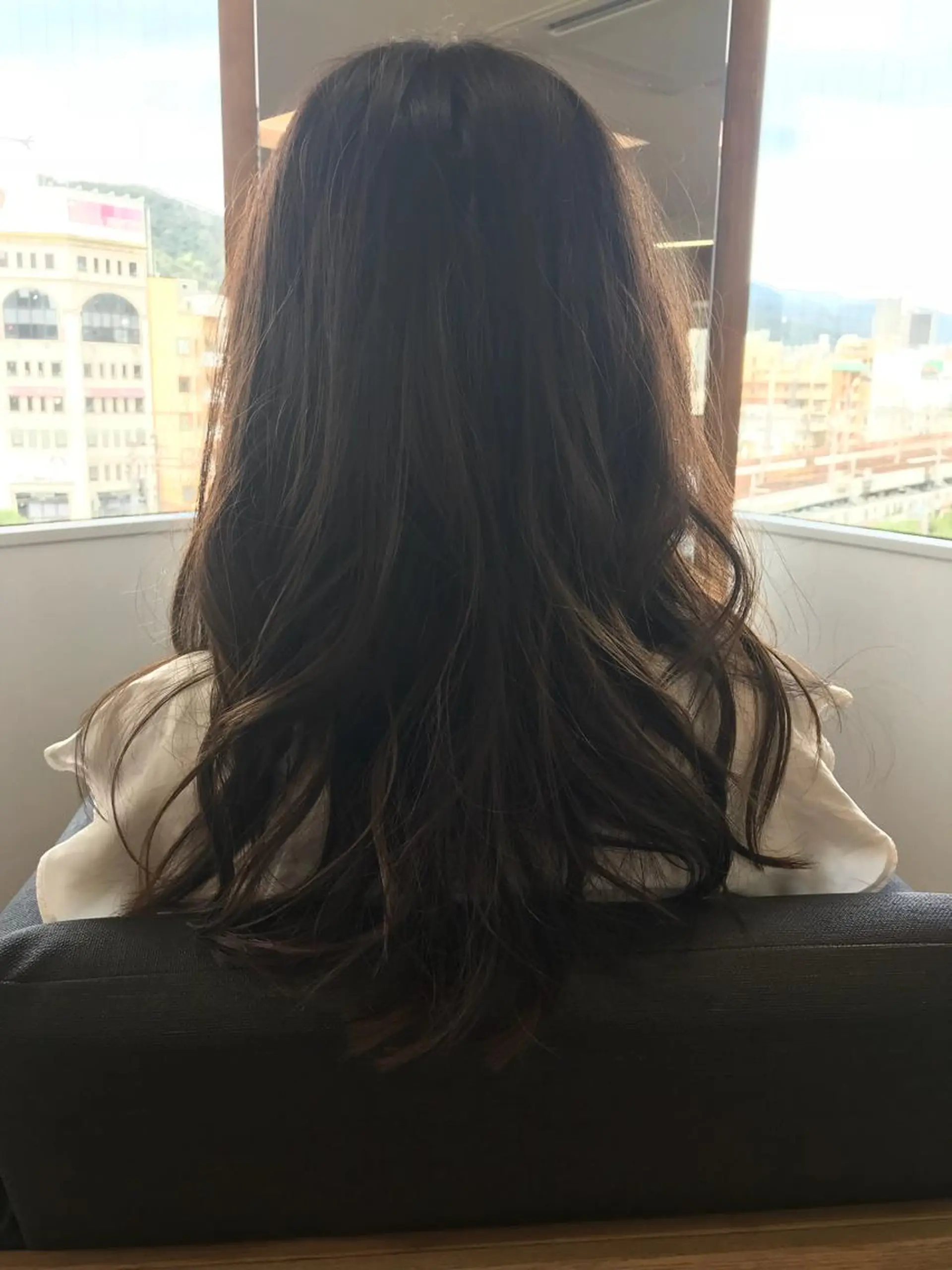 ロング カラー アッシュ パープルカラー レイヤーカット ローレイヤー 松本 俊樹のヘアスタイル