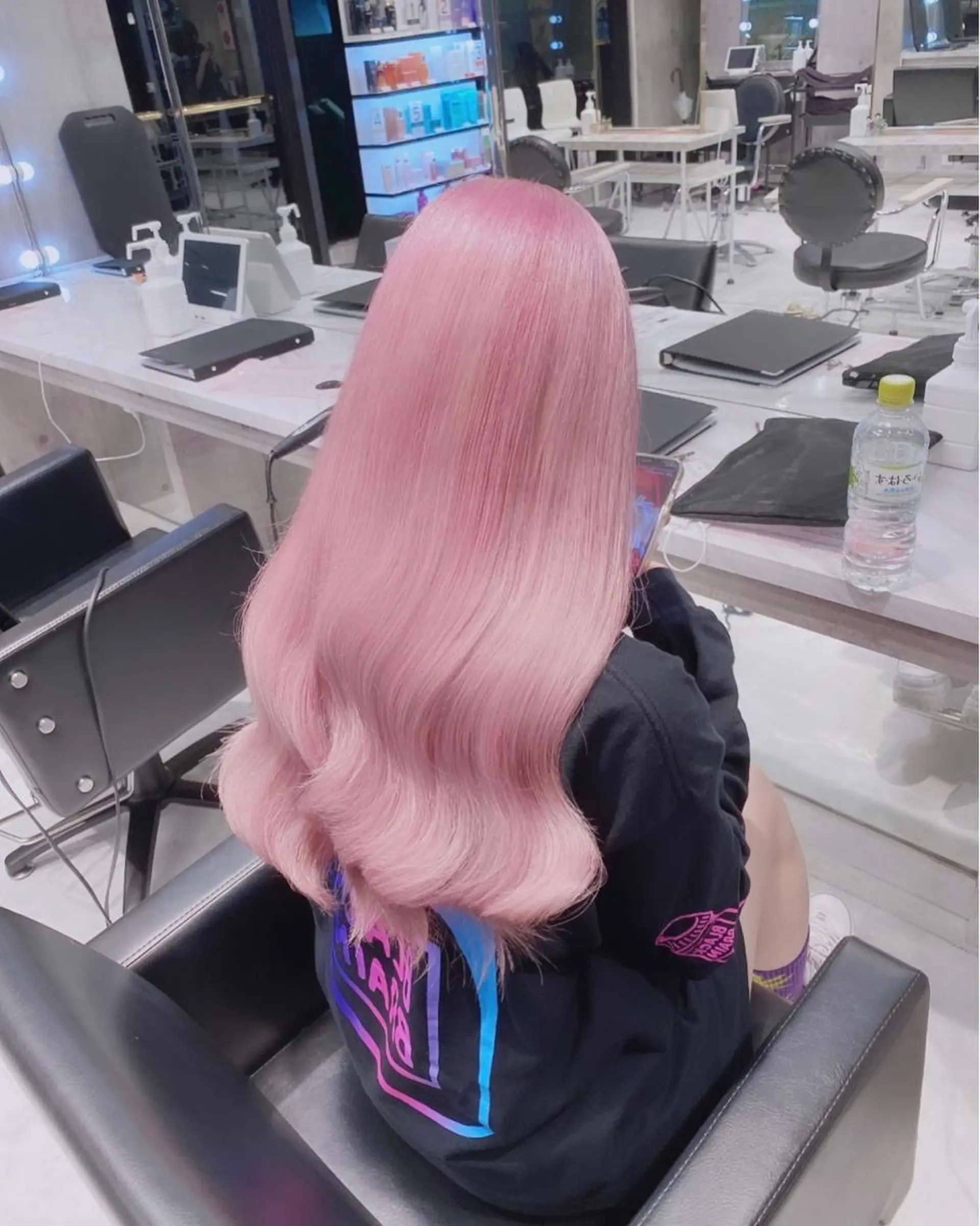 ロング カラー パーマ ヘアアレンジ メンズ キッズ ネイル マツエク・マツパ アイブロウ メンズバレイヤージュ メンズブリーチ メンズハイライト メンズハイトーン メンズインナーカラー カット ヘアカラー トリートメント ハイトーン/ピンク 💗モモ໒꒱のヘアスタイル