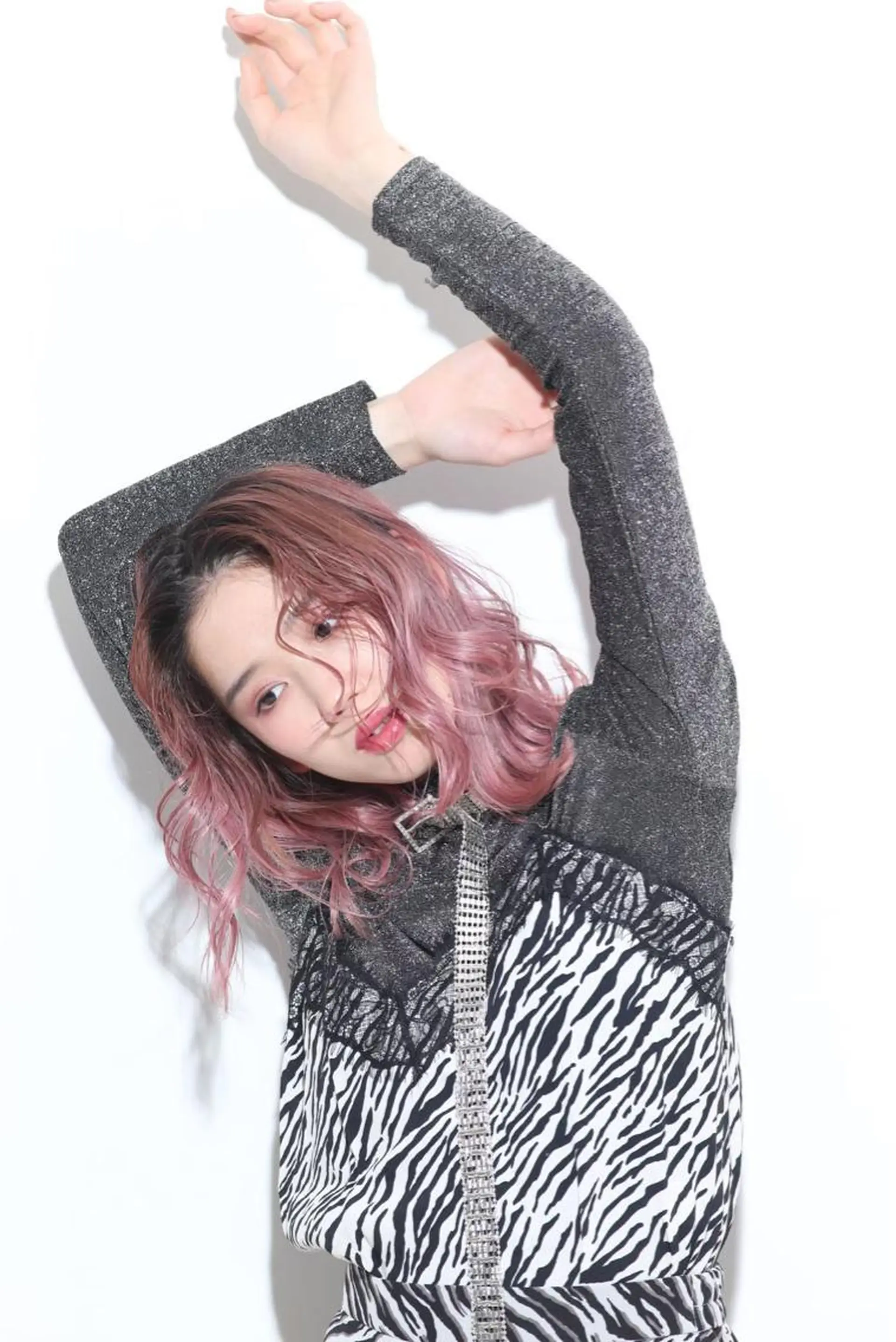 ミディアム LEE HORIE所属・松田 百花のヘアスタイル