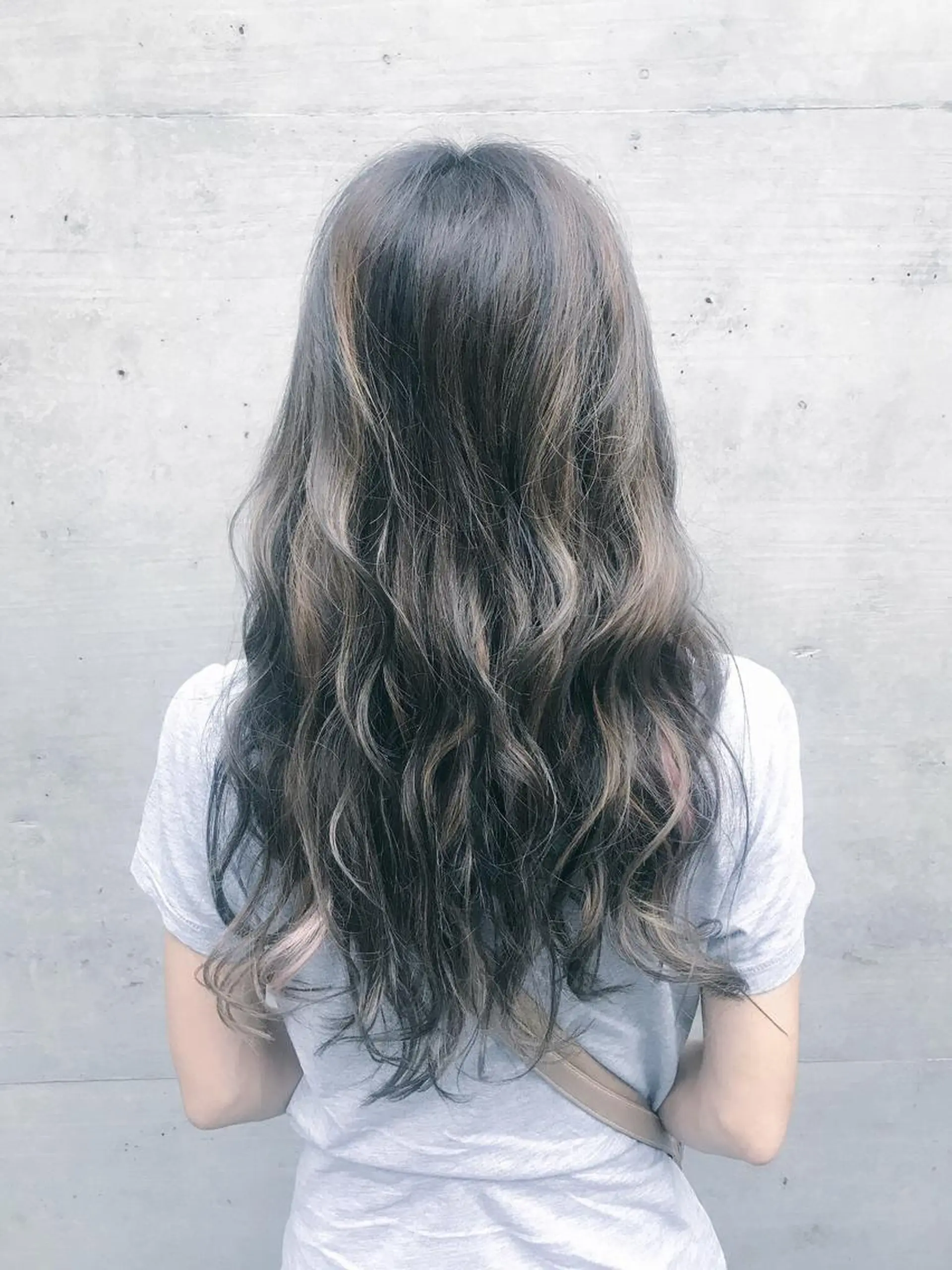 ロング カラー グレージュ ハイライトカラー ハイライト ていねい技術No.1 🌈諏訪 健太のヘアスタイル
