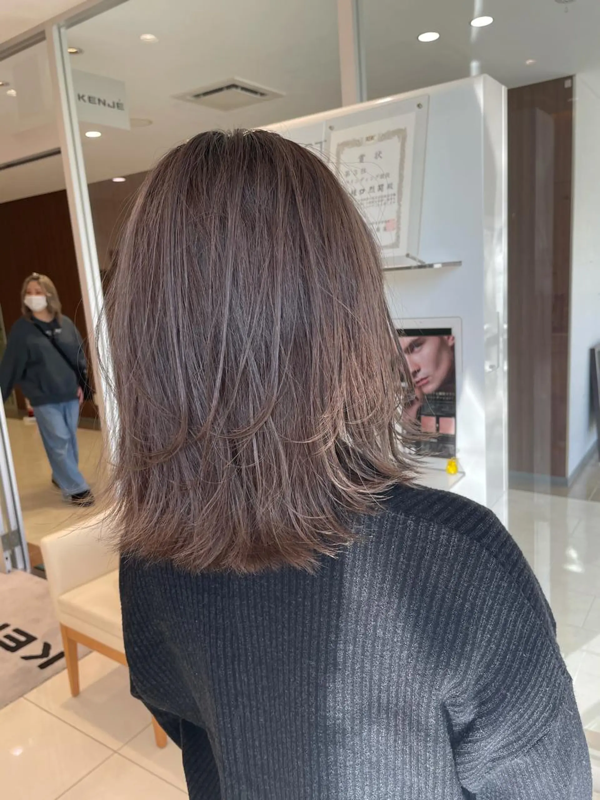 ミディアム カラー 透明感カラー ご新規様限定クーポン あります　桂口　烈闘のヘアスタイル