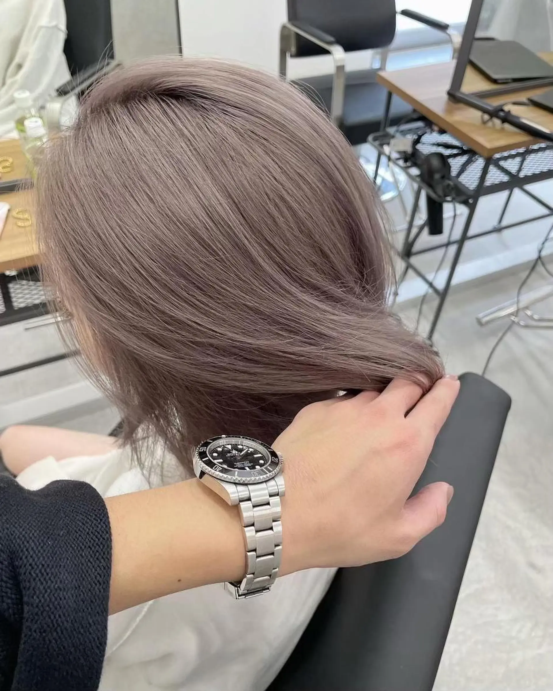 ミディアム カラー パーマ ヘアアレンジ マツエク・マツパ アイブロウ ショートボブ ミディアムパーマ バレイヤージュ ブリーチ ケアブリーチ カラー特化サロン大阪 ルービック江坂/新城のヘアスタイル