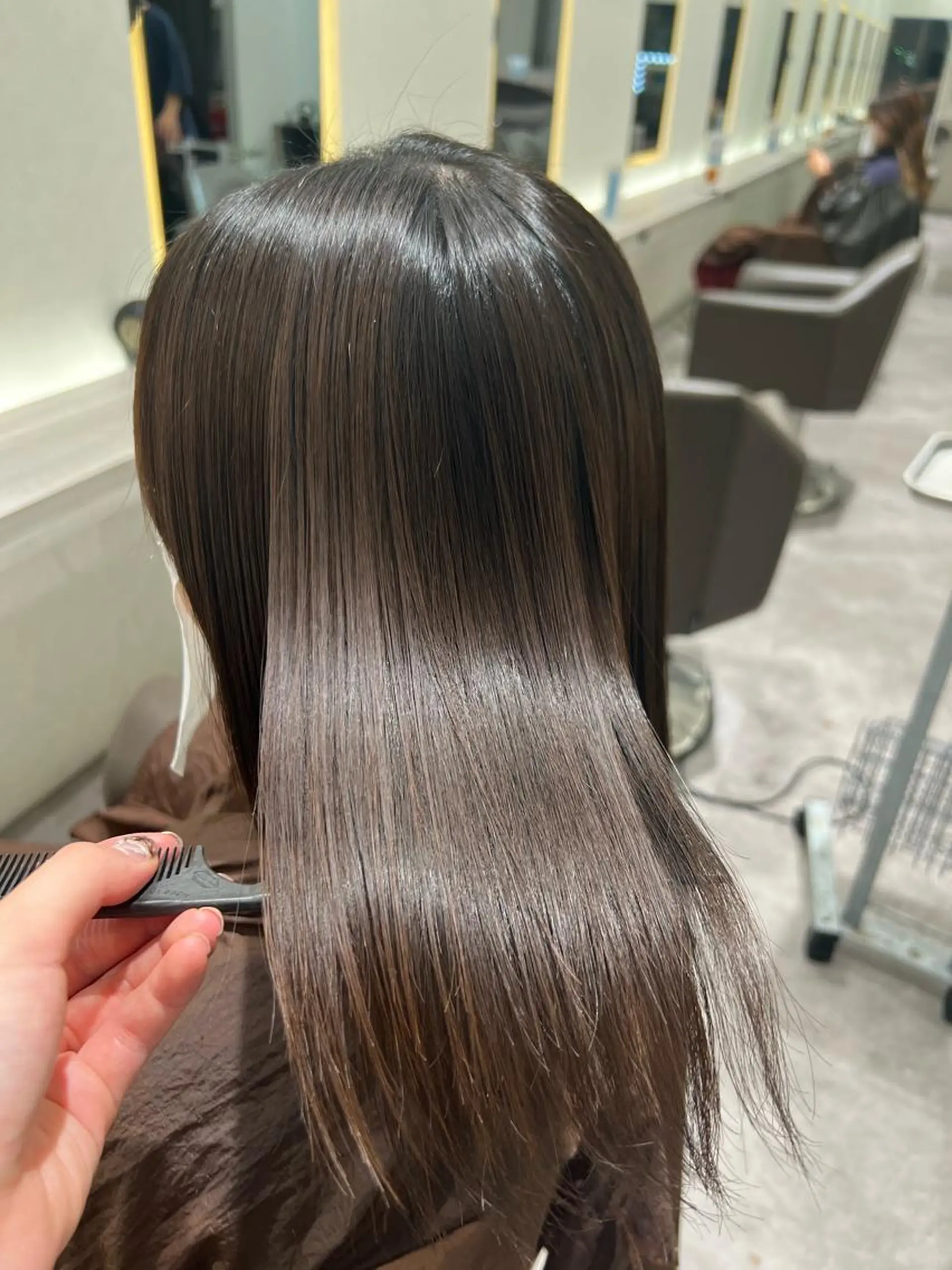 セミロング カット ヘアカラー パーマ トリートメント ヘッドスパ 宮下 志織のヘアスタイル