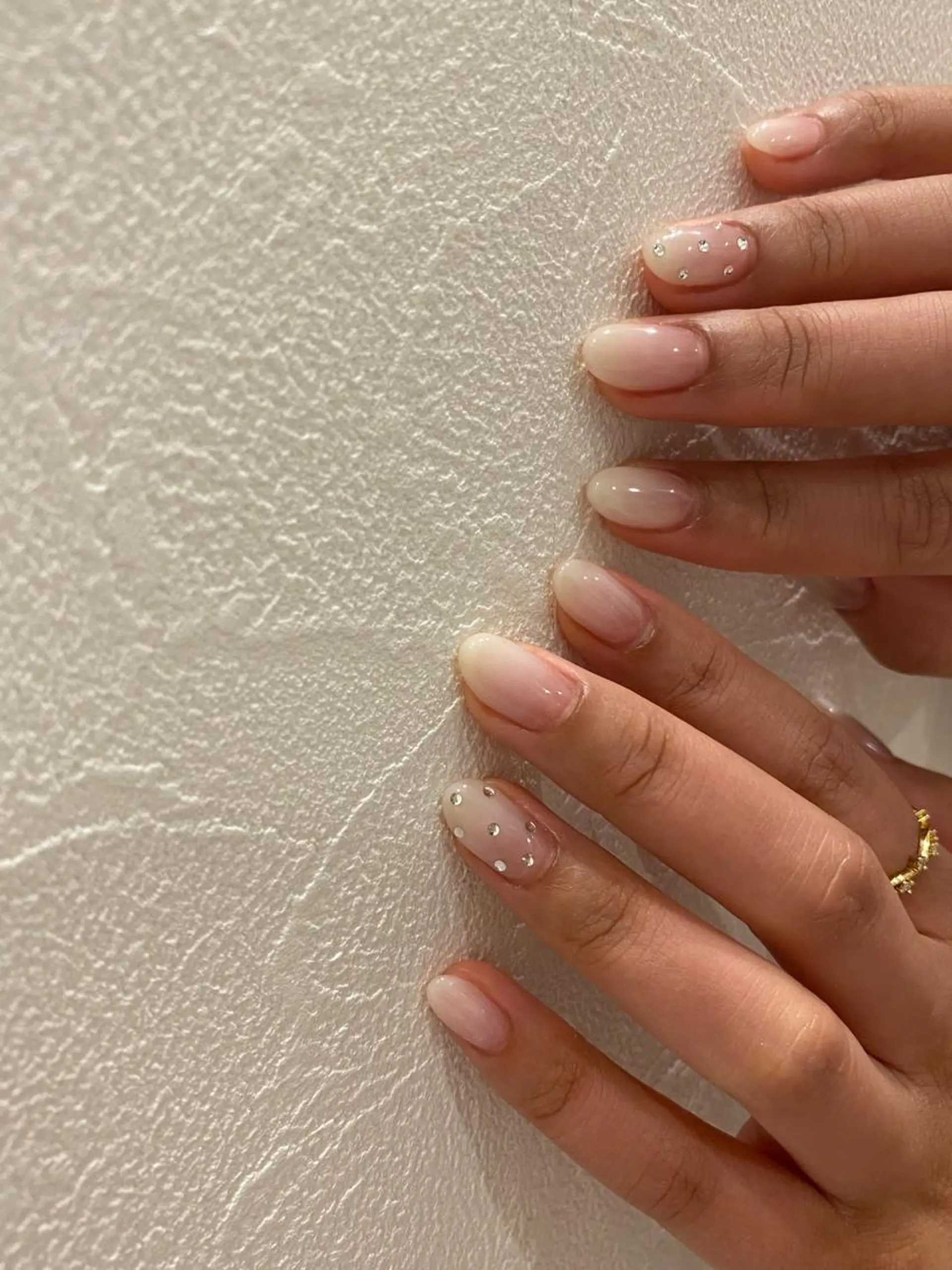 ネイル グラデーション ストーンネイル Ann. nail.tokyo所属・Ann nailのネイルデザイン