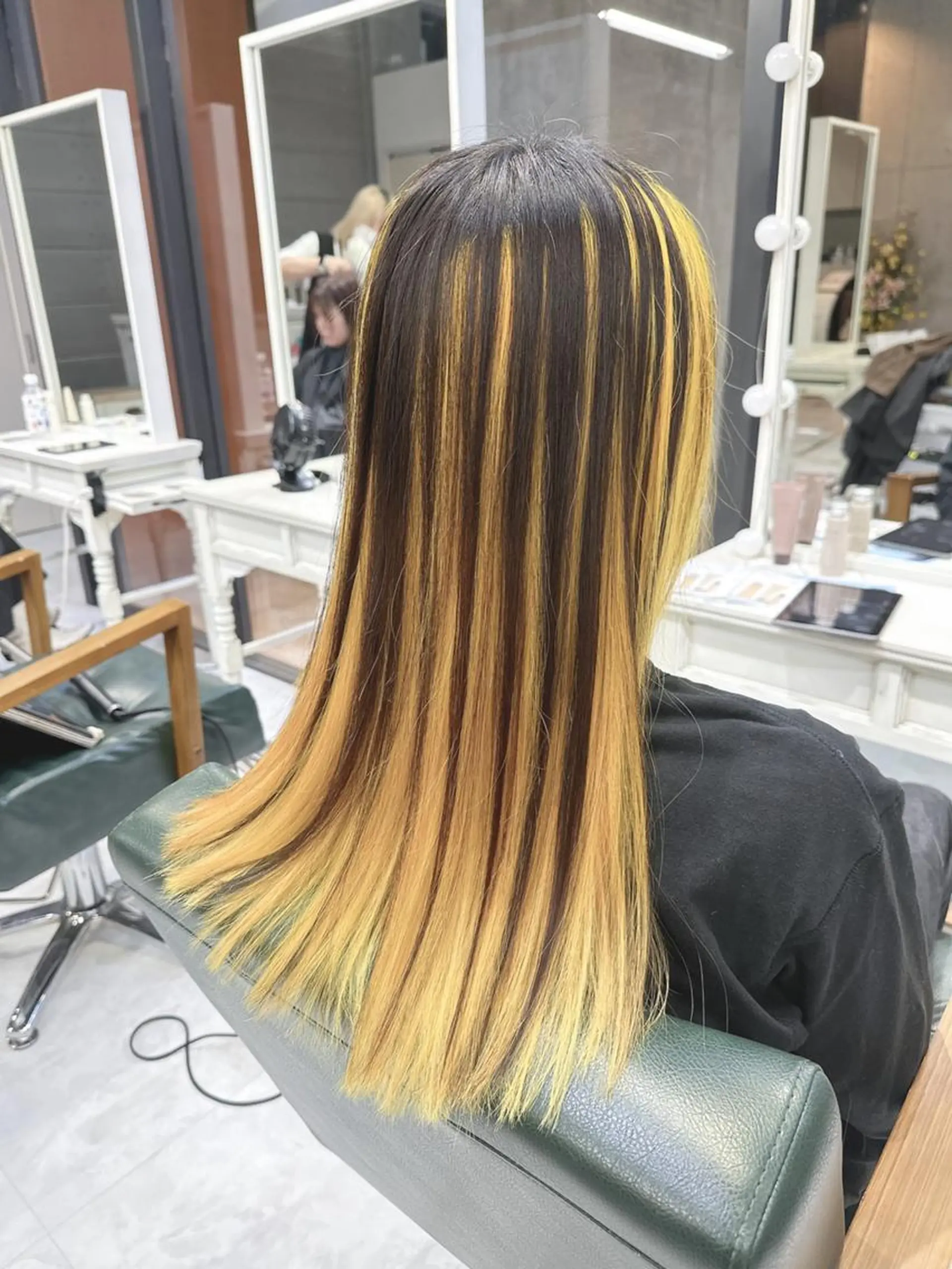 ロング カラー ブリーチ モテ髪透明感❤️ デイズヘアカラーのヘアスタイル