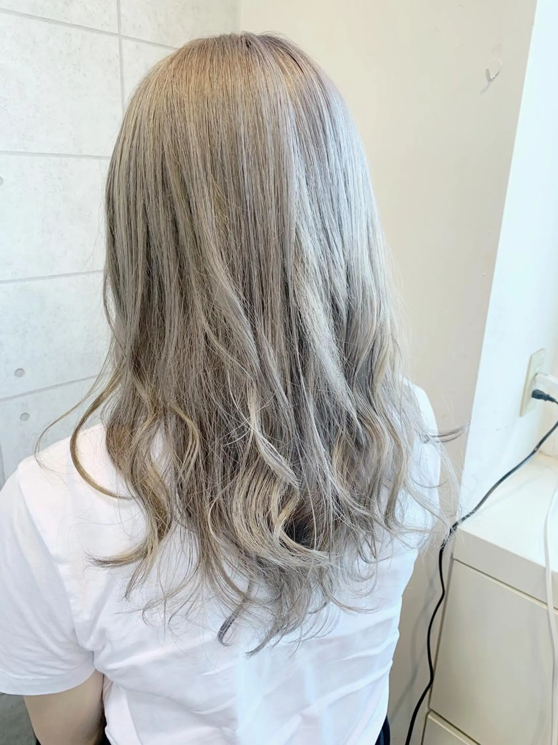 ロング カラー ヘアアレンジ グレージュ ヘアカラー 🌿‬ ܸAir 透明感🌱西村知佳のヘアスタイル