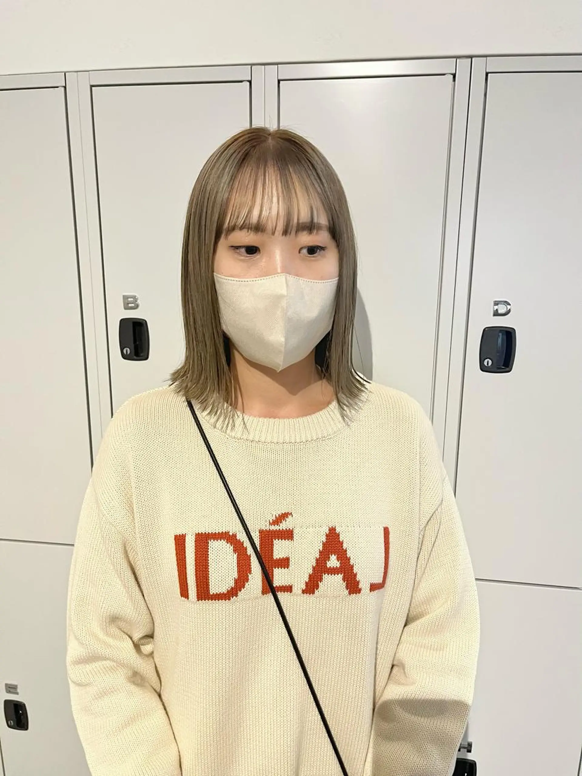 ミディアム カラー 切りっぱなしボブ ベージュカラー ダブルカラー グレージュ オリーブベージュ カット ヘアカラー ショート/パーマ/ カラー/FUKOのヘアスタイル