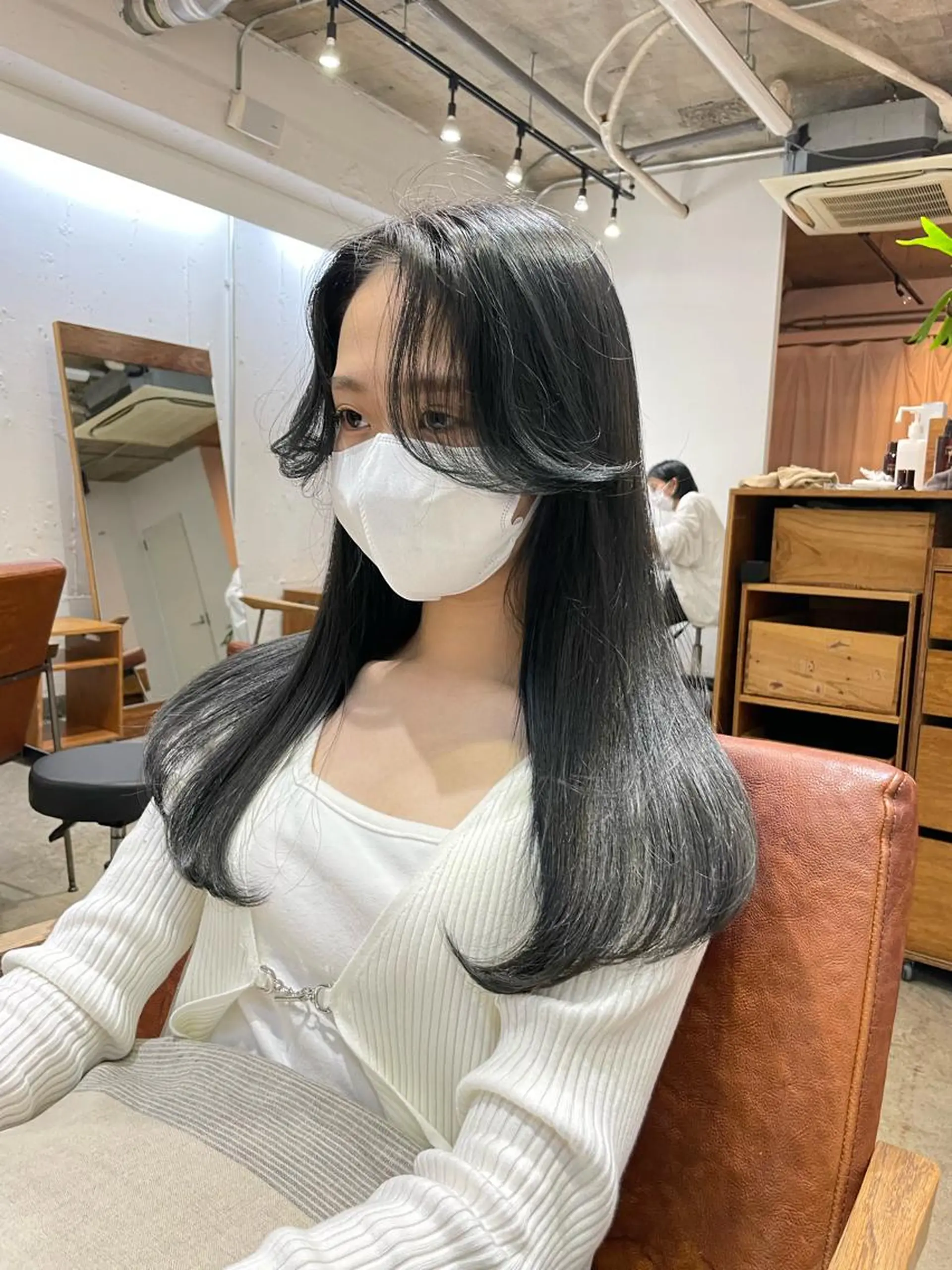 ロング カラー 黒髪 ブルーカラー ブルーブラック 奥村 紘のヘアスタイル