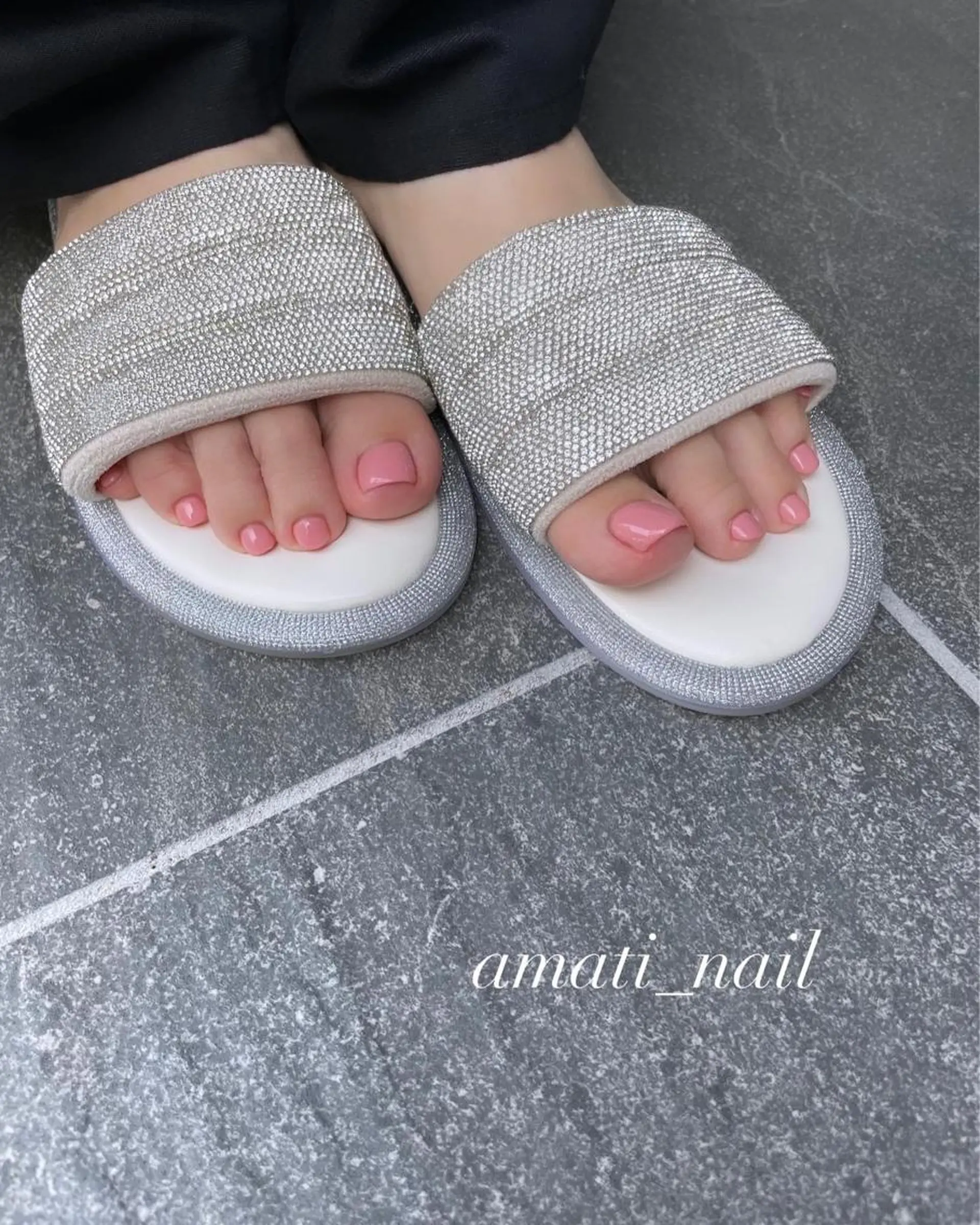 ネイル マグネットネイル ミラーネイル ニュアンスネイル ワンカラーネイル ピンク フットネイル amati_nail TAKAKOのネイルデザイン