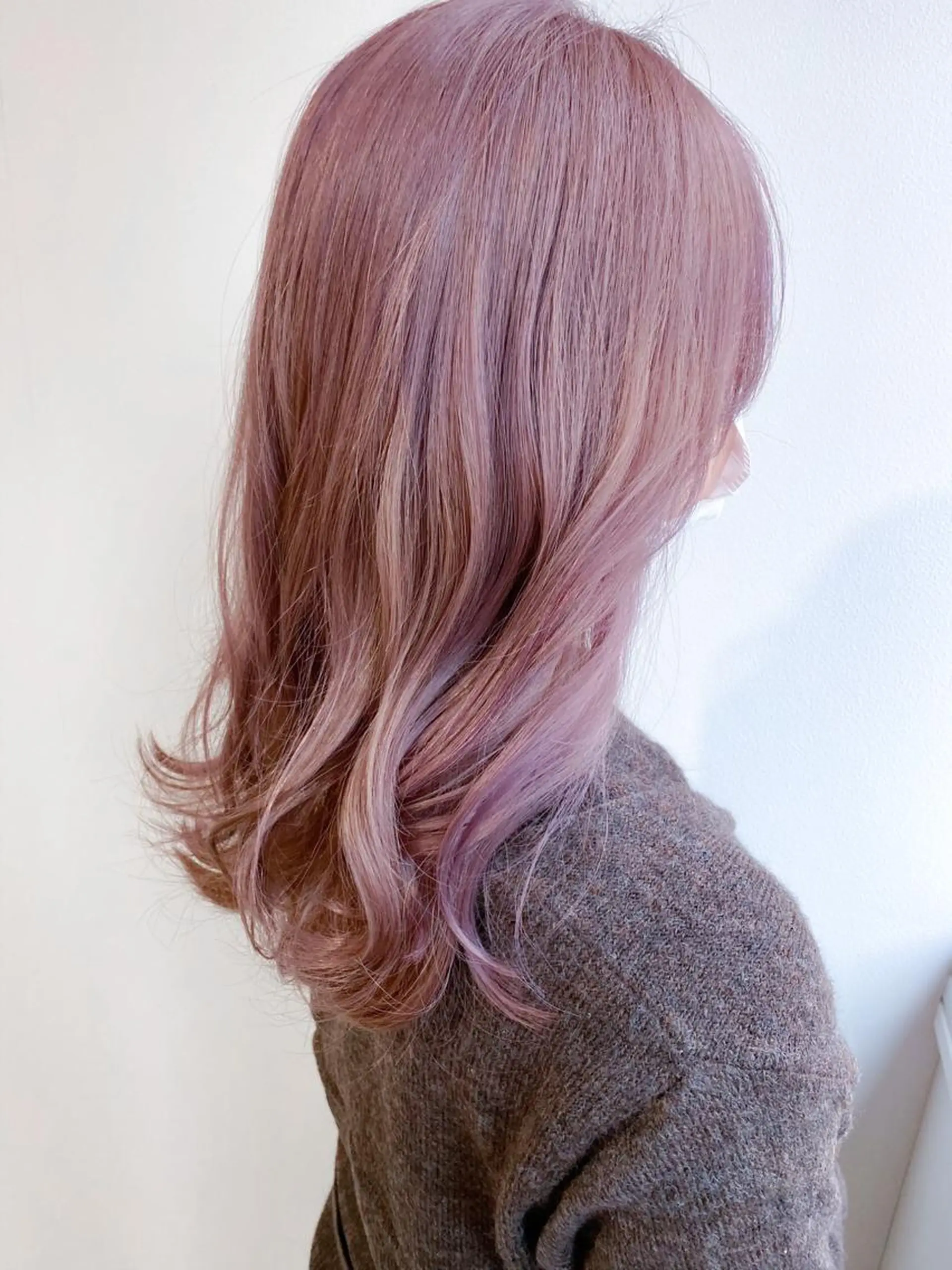 セミロング カラー ハイトーンカラー バイオレットカラー 韓国風ヘア ヘアカラー トリートメント Meena by urban所属・丹羽 隼人/髪質改善 /韓国ヘア🇰🇷のヘアスタイル