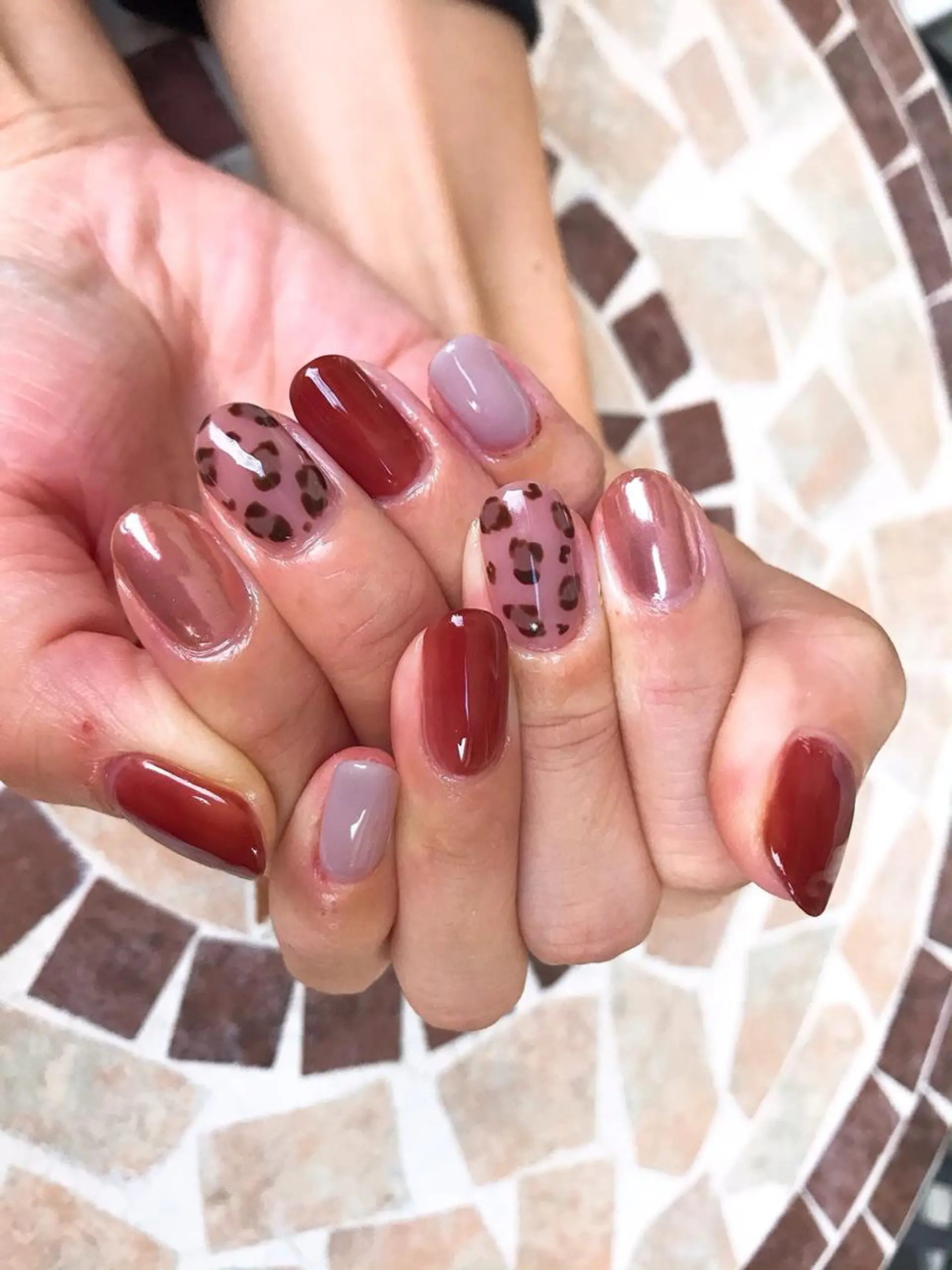 ネイル アニマル柄 ミラーネイル ハンドネイル MIZUKI 🌏NEWWORLDのネイルデザイン