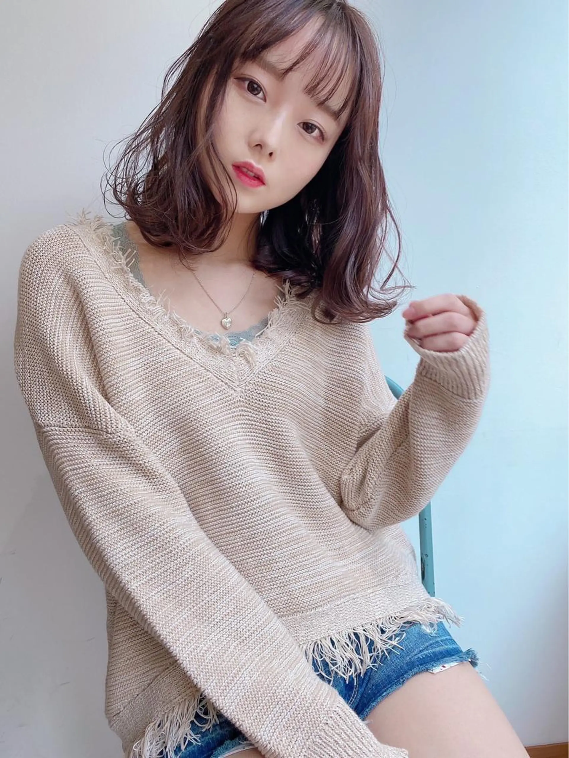 ミディアム カット ヘアカラー 岩井 佑城のヘアスタイル