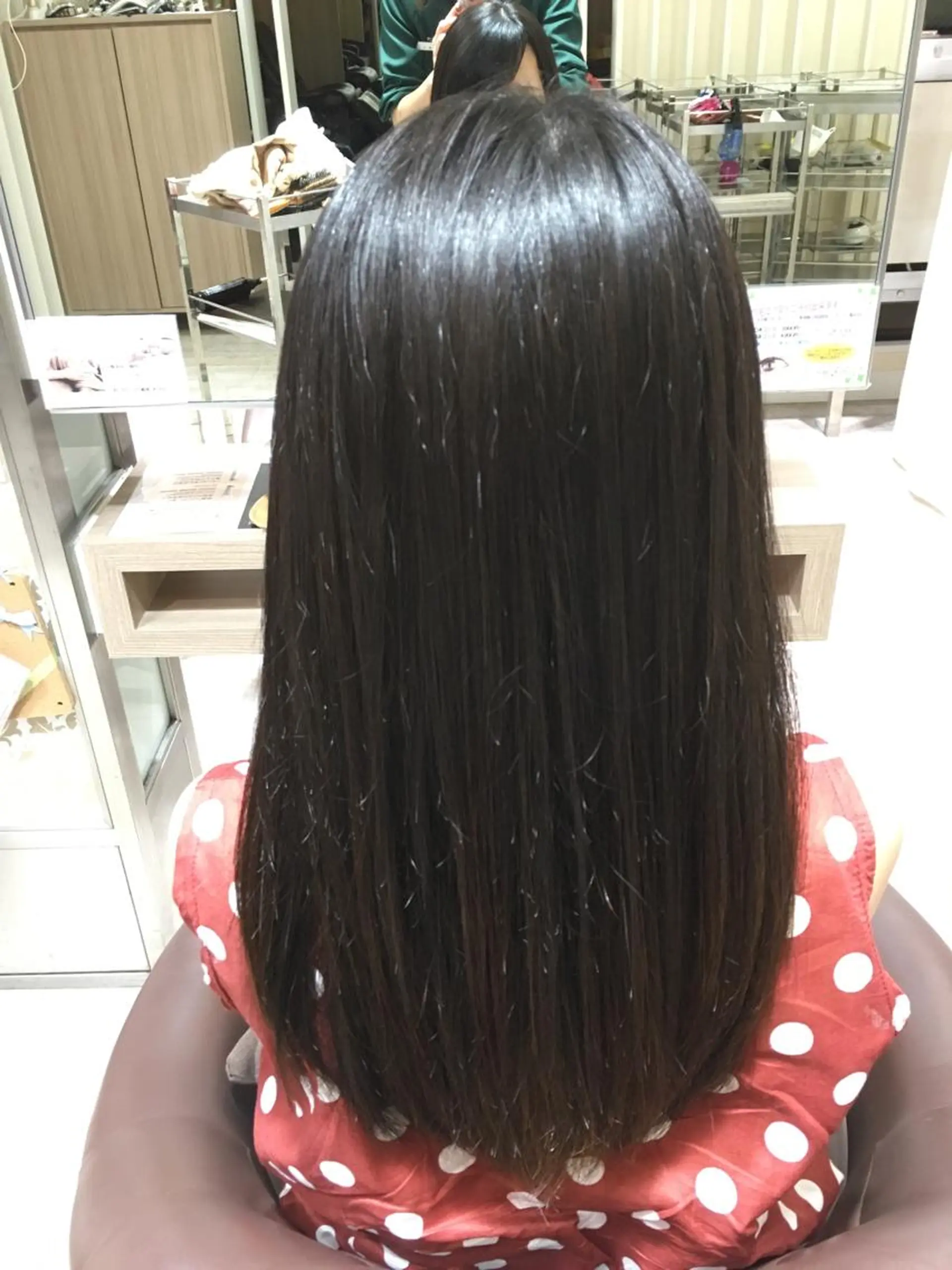 ロング 縮毛矯正 辻本 夏子のヘアスタイル