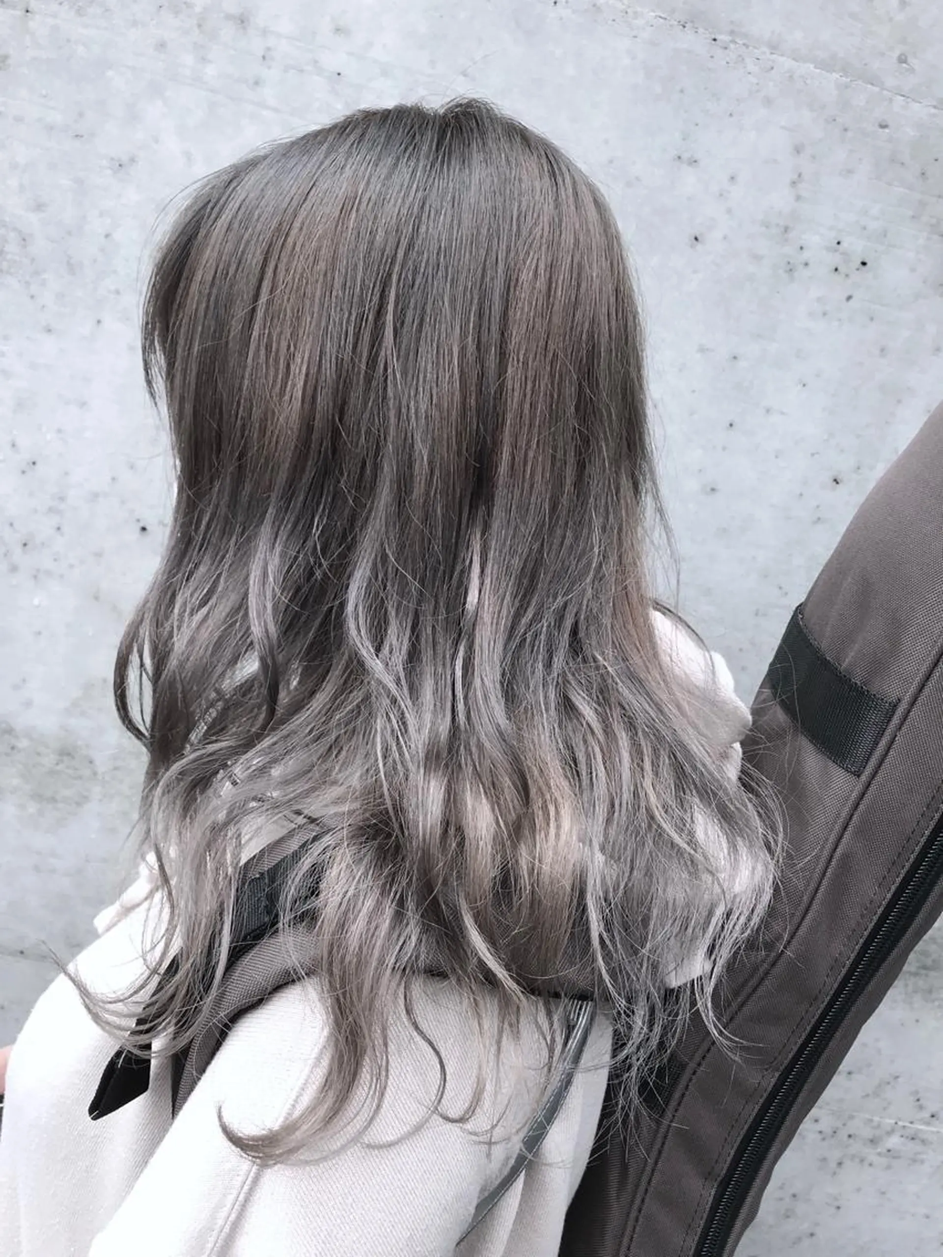 ミディアム カラー 透明感カラー グレージュ ていねい技術No.1 🌈諏訪 健太のヘアスタイル