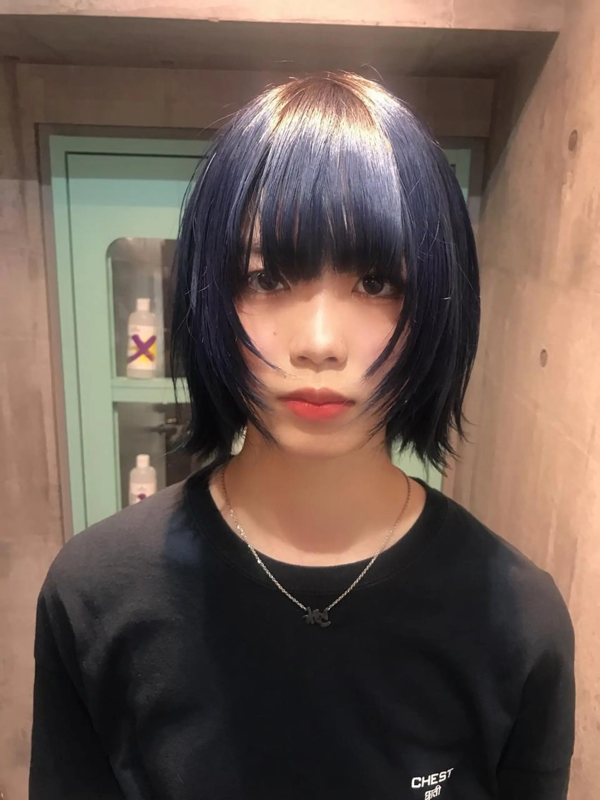 ミディアム カラー ブルーカラー ネイビーカラー ホワイト&レイヤーカ ットエクステ長畠俊輔のヘアスタイル